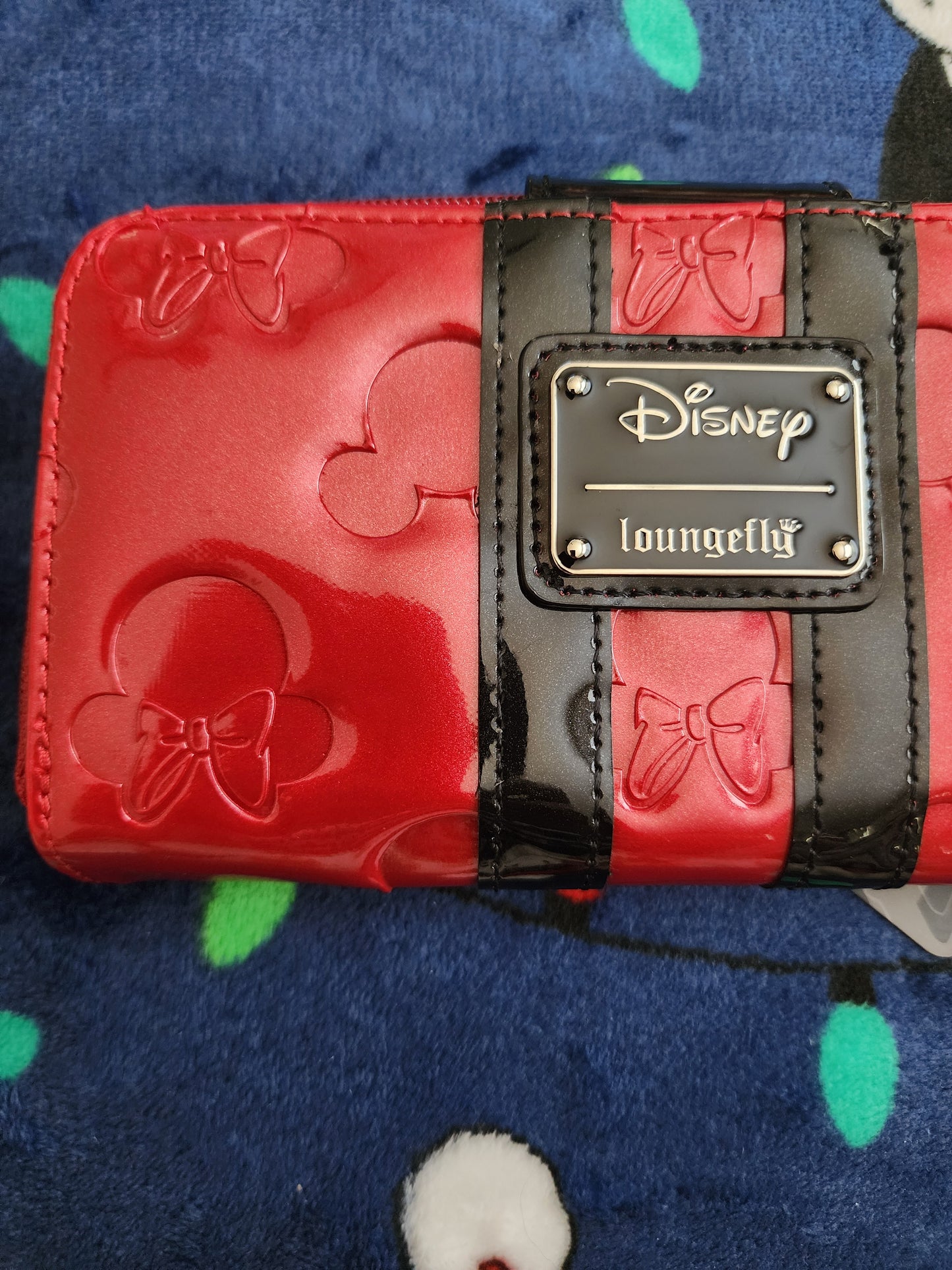 Loungefly Disney Patentleather Embossed Minnie Mouse Wallet