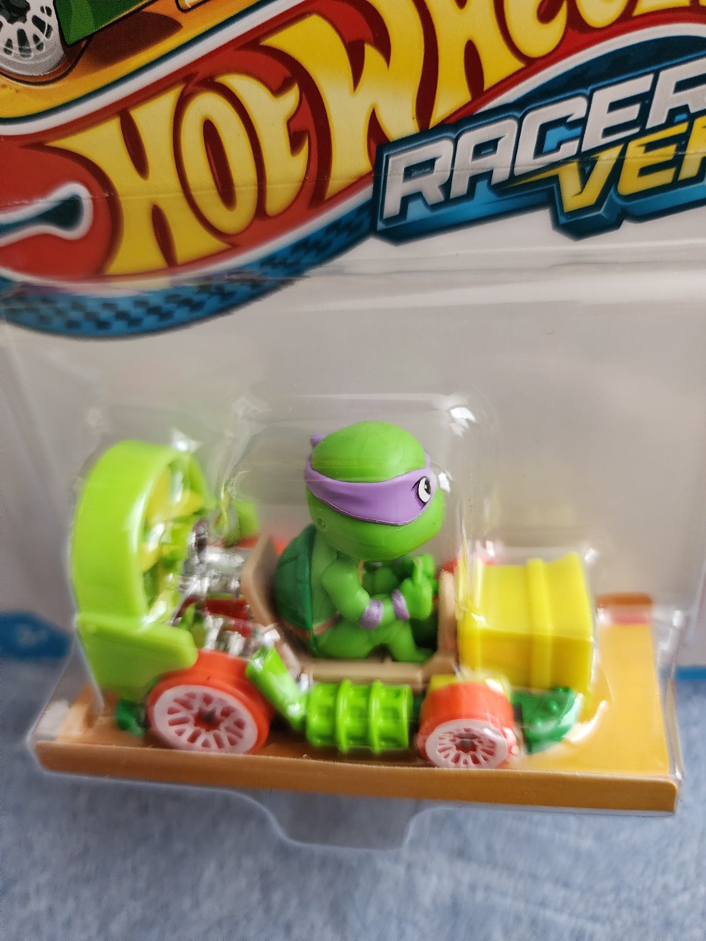 Hot Wheels Racer Verse TMNT Donatello Car