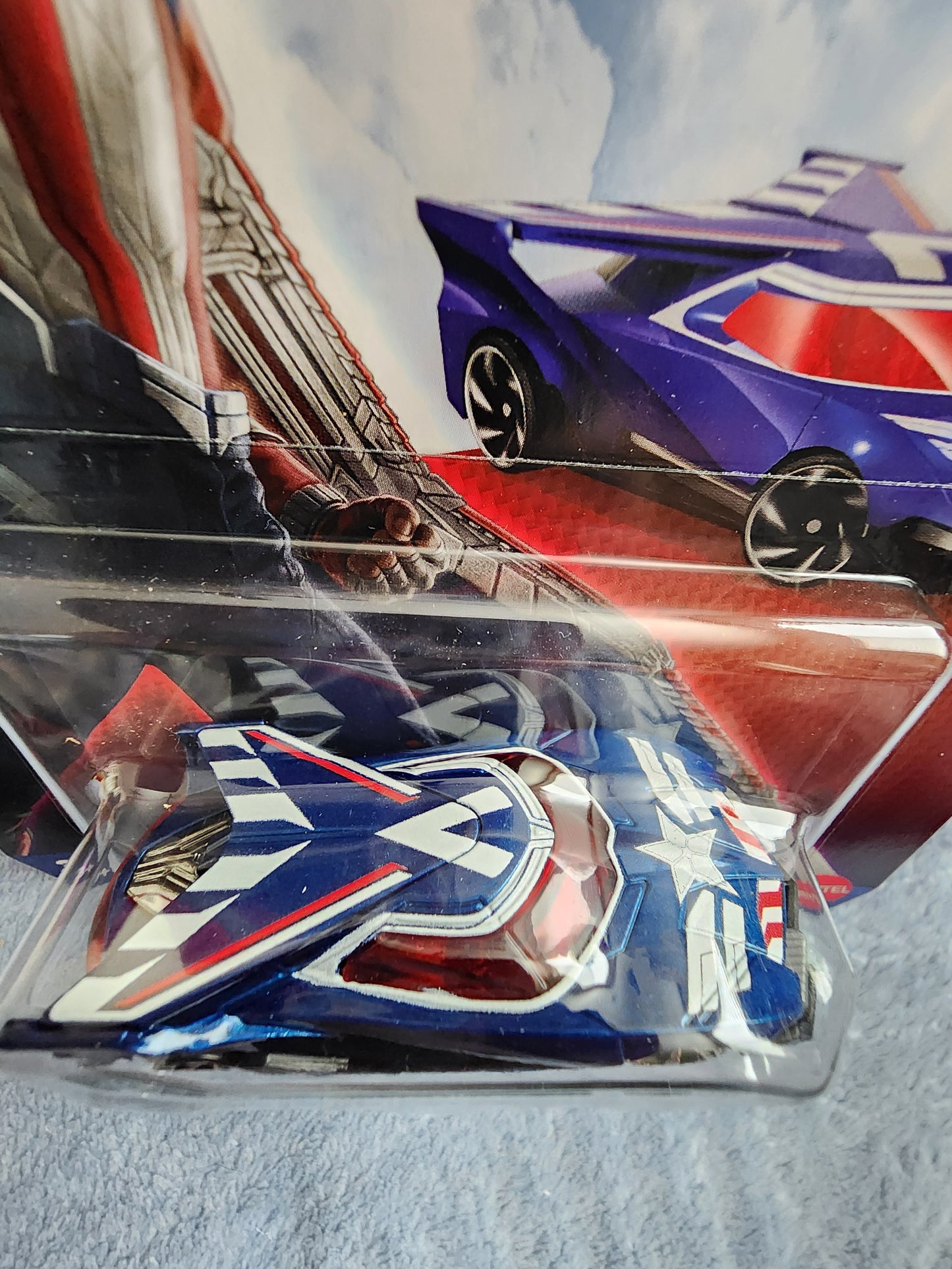 Hot Wheels Disney Marvel Captain America Car