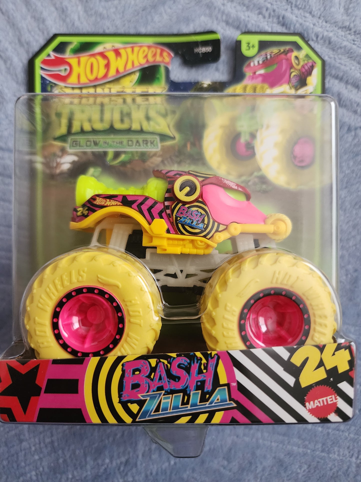 Hot Wheels Glows in the Dark Monster Trucks