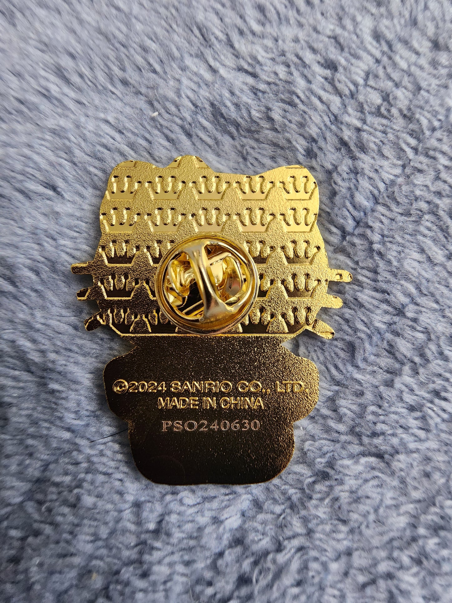 Loungefly Hello Kitty and Friends 50th Anniversary Gold Chaser Mystery Pin