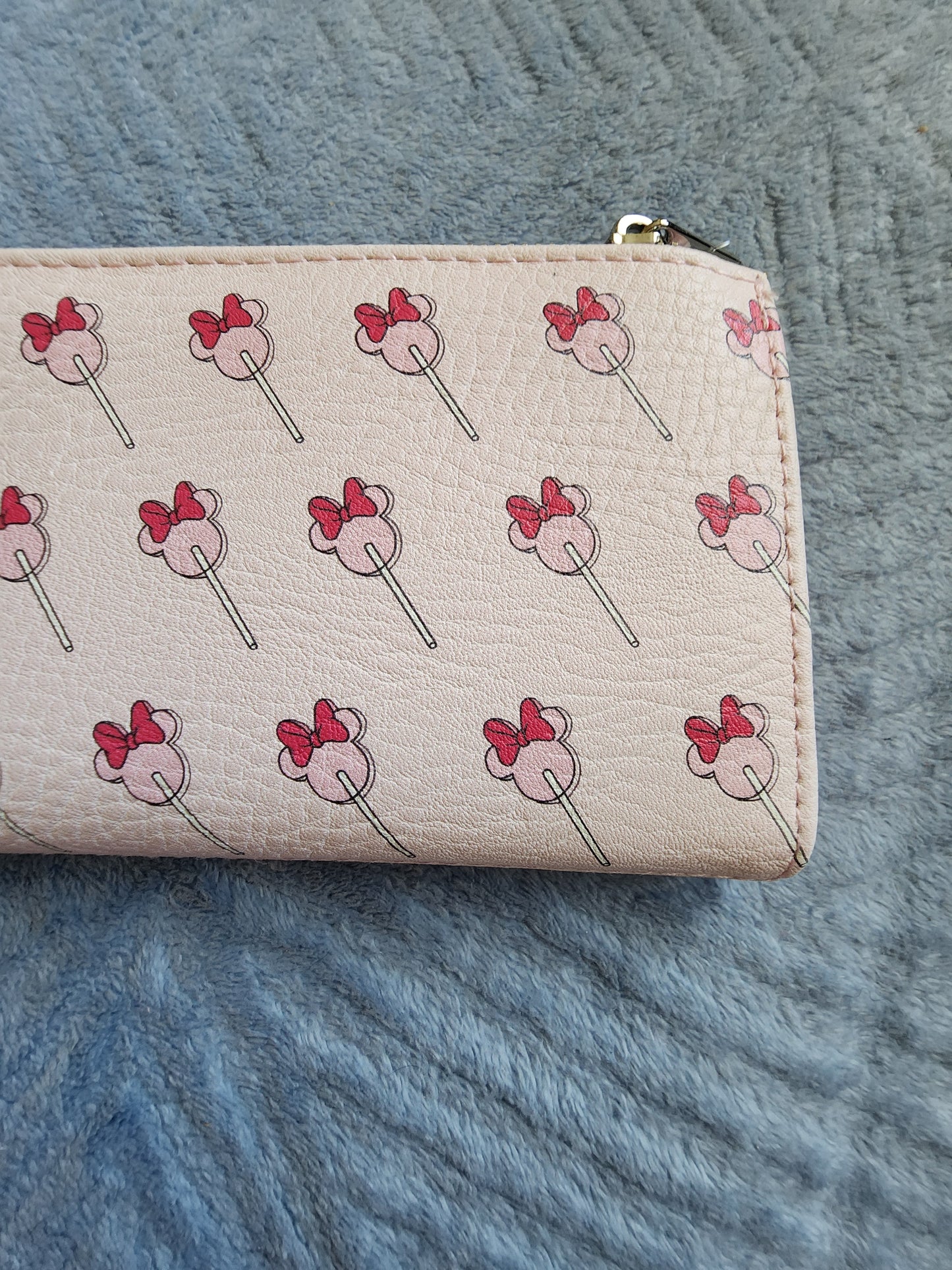 Disney Minnie Mouse Sucker Wallet