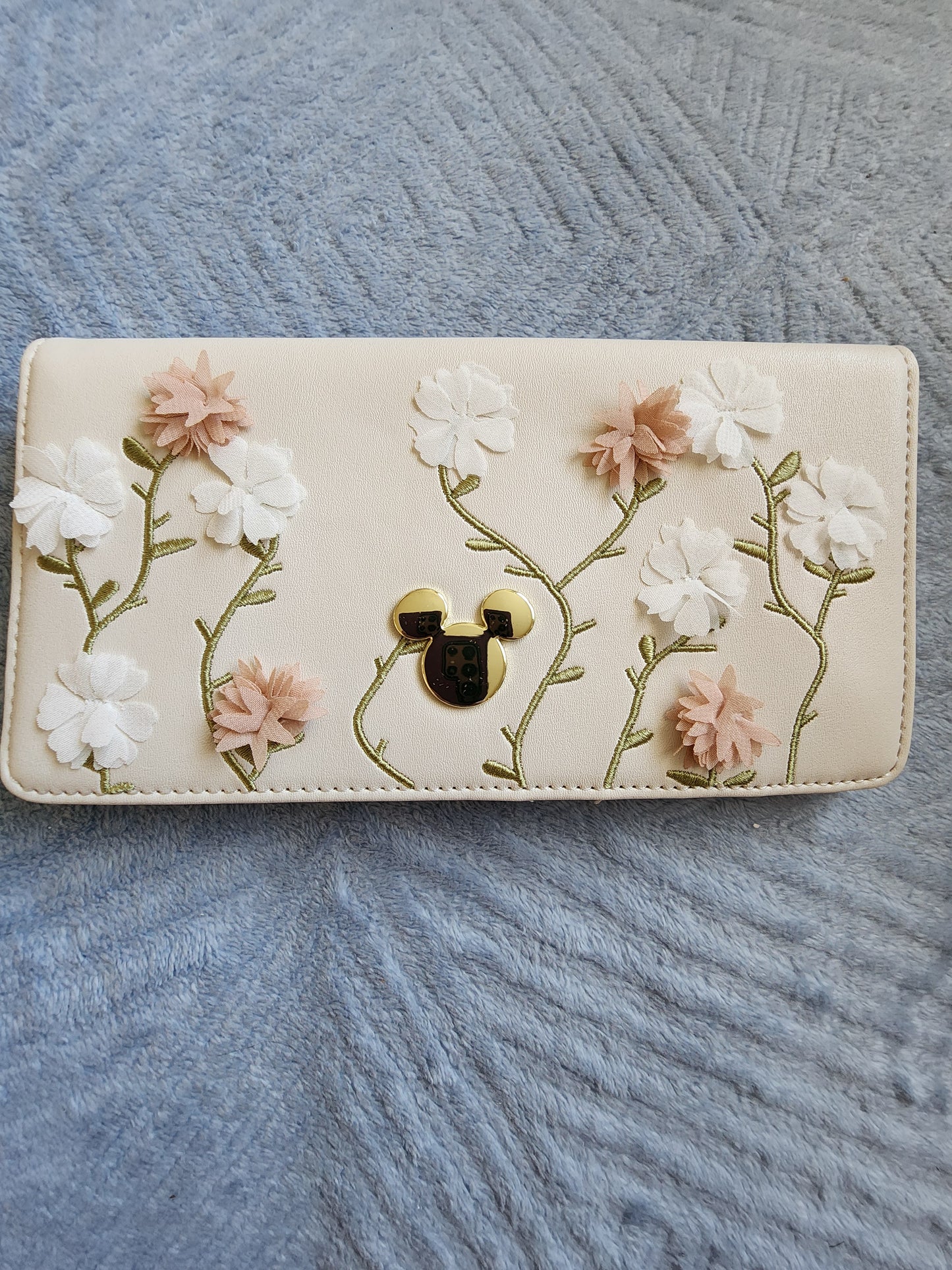 Disney Minnie Mouse Flowers and Vines Wallet