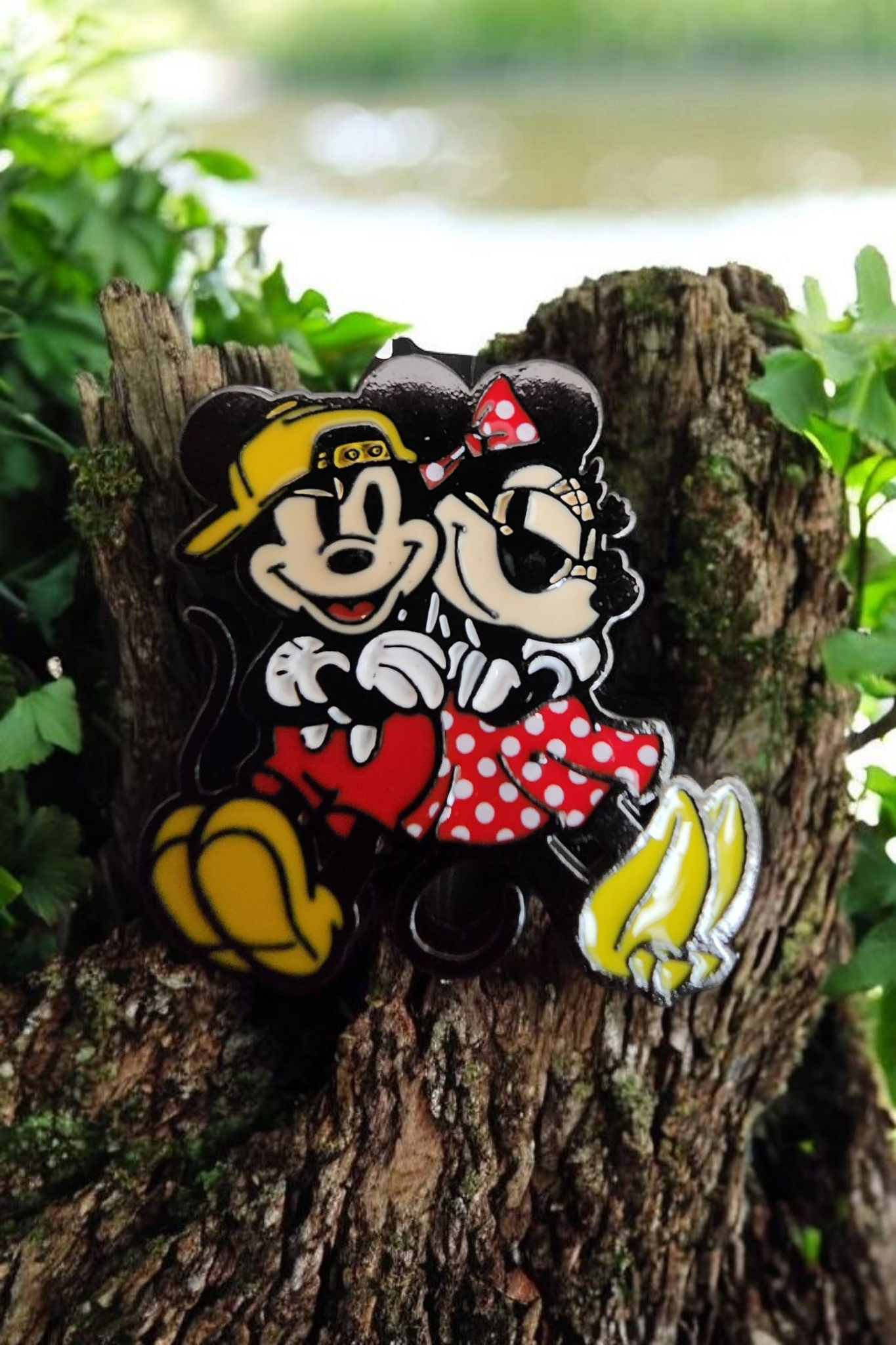 Loungefly Disney Mickey and Minnie Cool Look Pin
