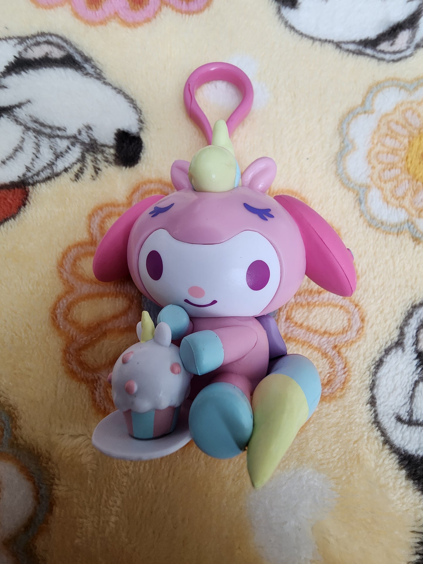 Hello Kitty and Friends Unicorn Mystery Bag Clips