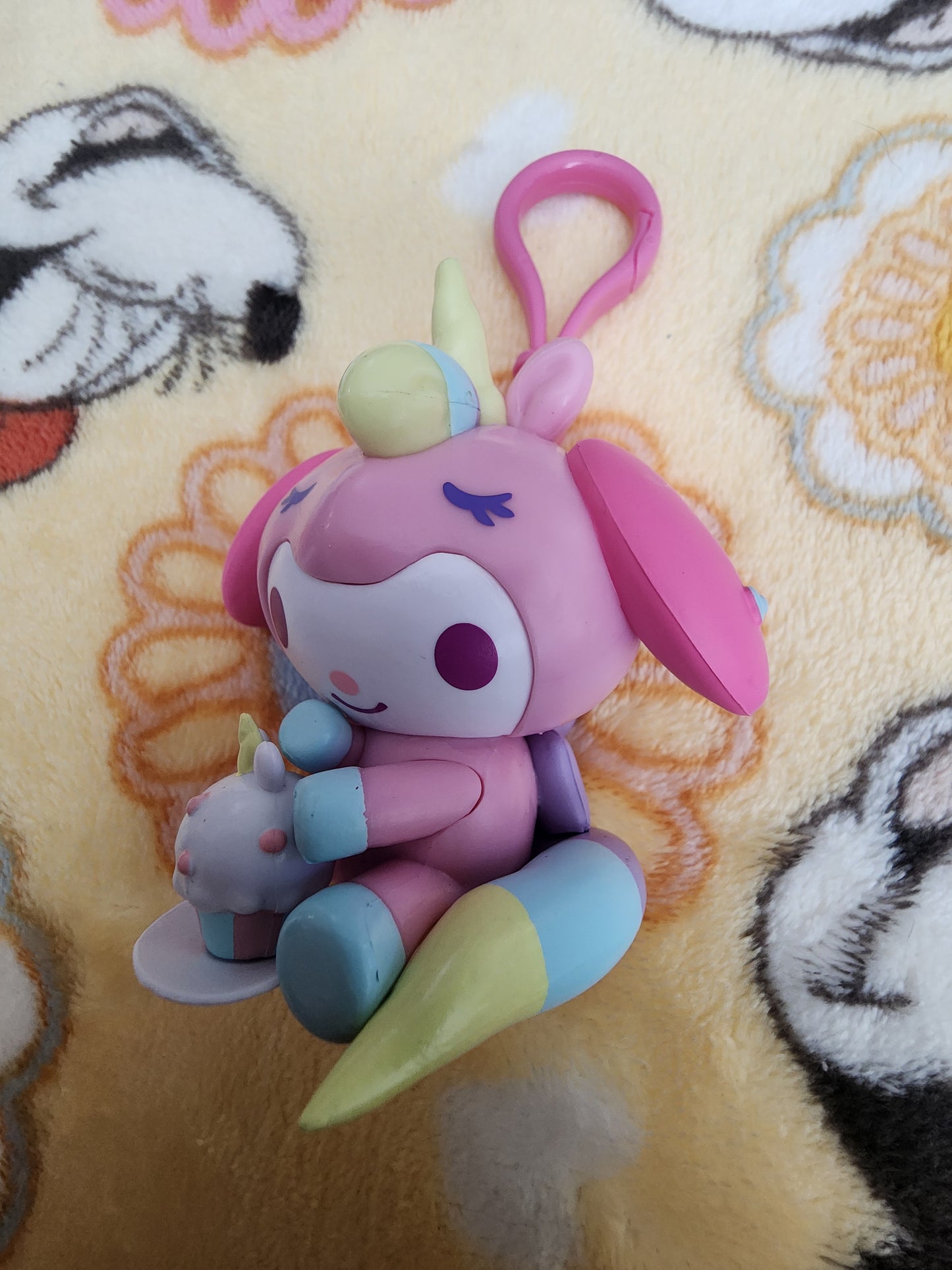 Hello Kitty and Friends Unicorn Mystery Bag Clips