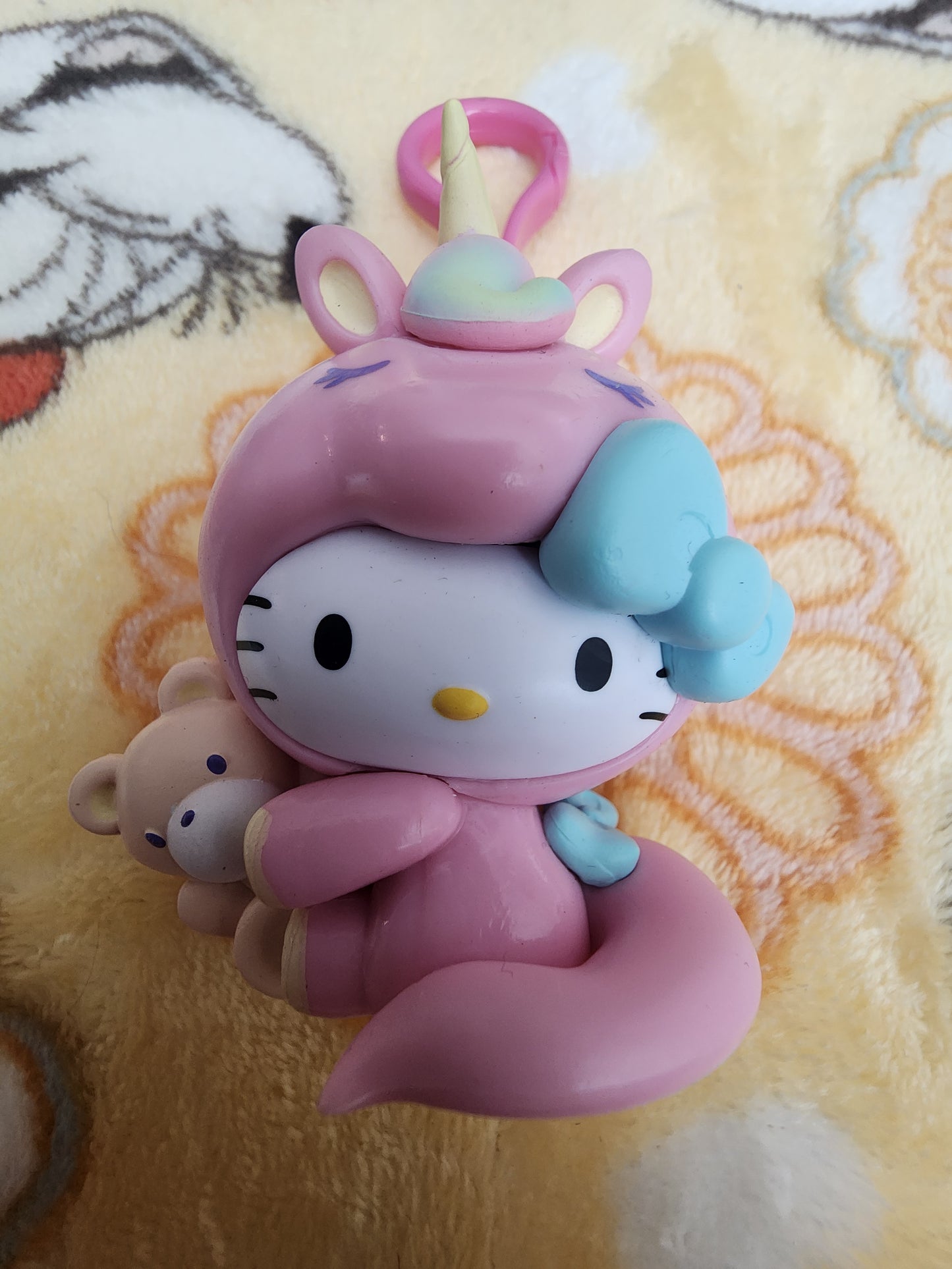 Hello Kitty and Friends Unicorn Mystery Bag Clips