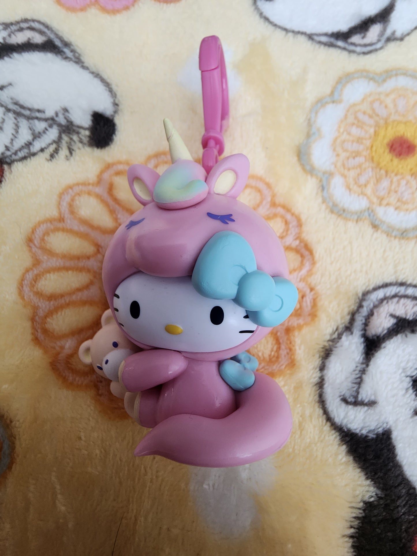 Hello Kitty and Friends Unicorn Mystery Bag Clips