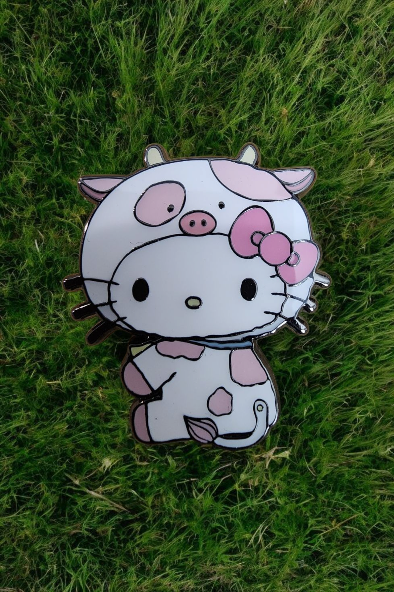 Loungefly Hello Kitty and Friends Colorful Cows Mystery Pins
