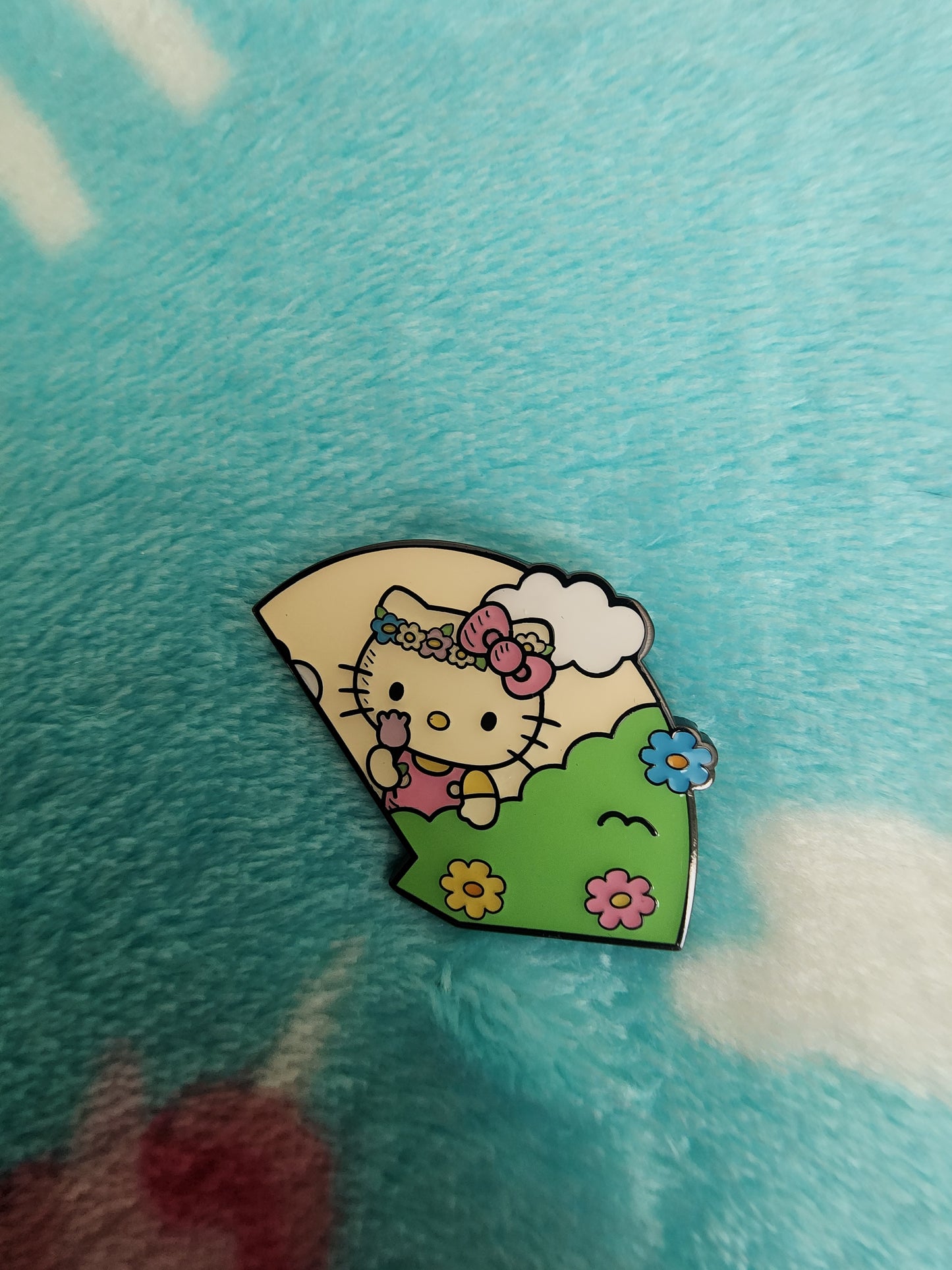 Loungefly Hello Kitty and Friends Flower Heart Puzzle Mystery Pins