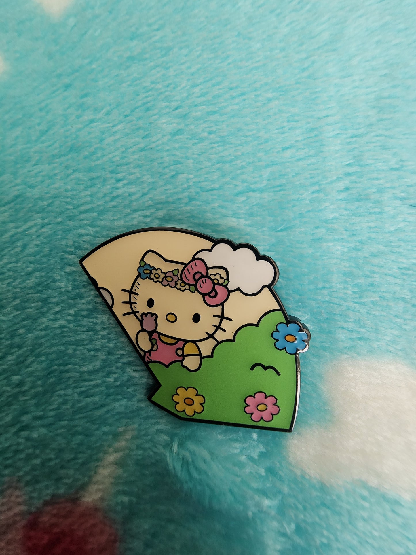 Loungefly Hello Kitty and Friends Flower Heart Puzzle Mystery Pins