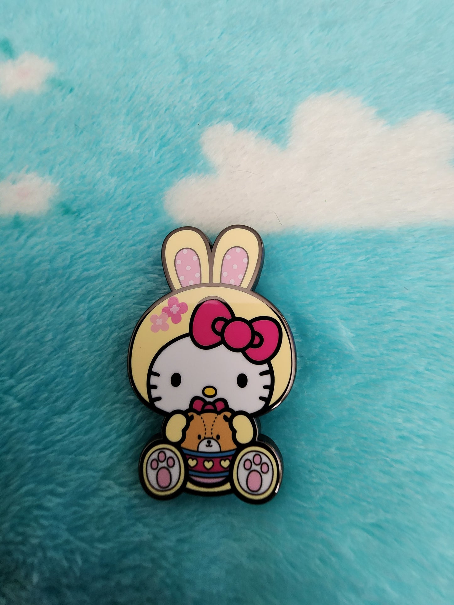 Figpin Sanrio Hello Kitty and Friends Easter Outfits Mystery Pins