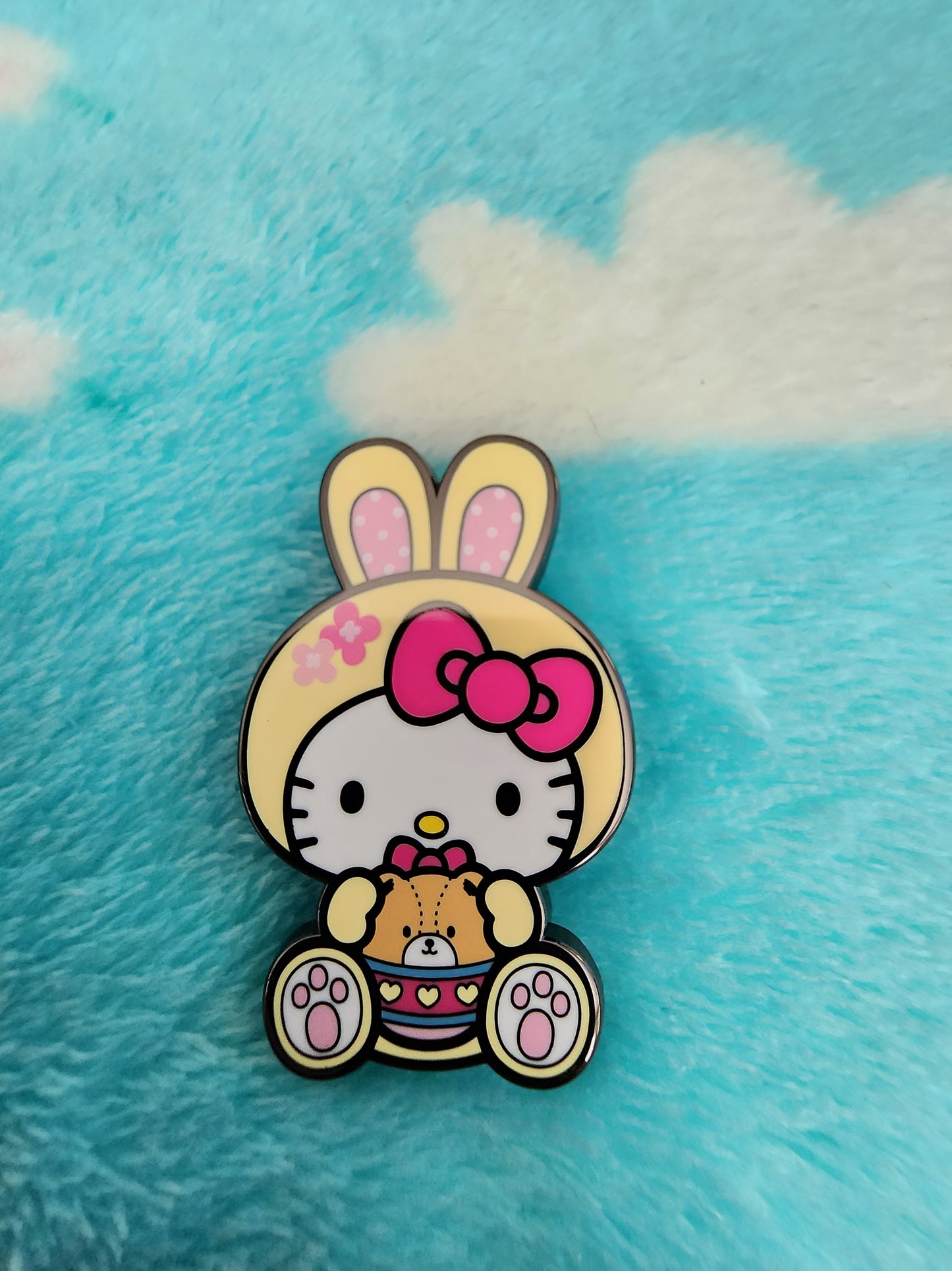 Figpin Sanrio Hello Kitty and Friends Easter Outfits Mystery Pins