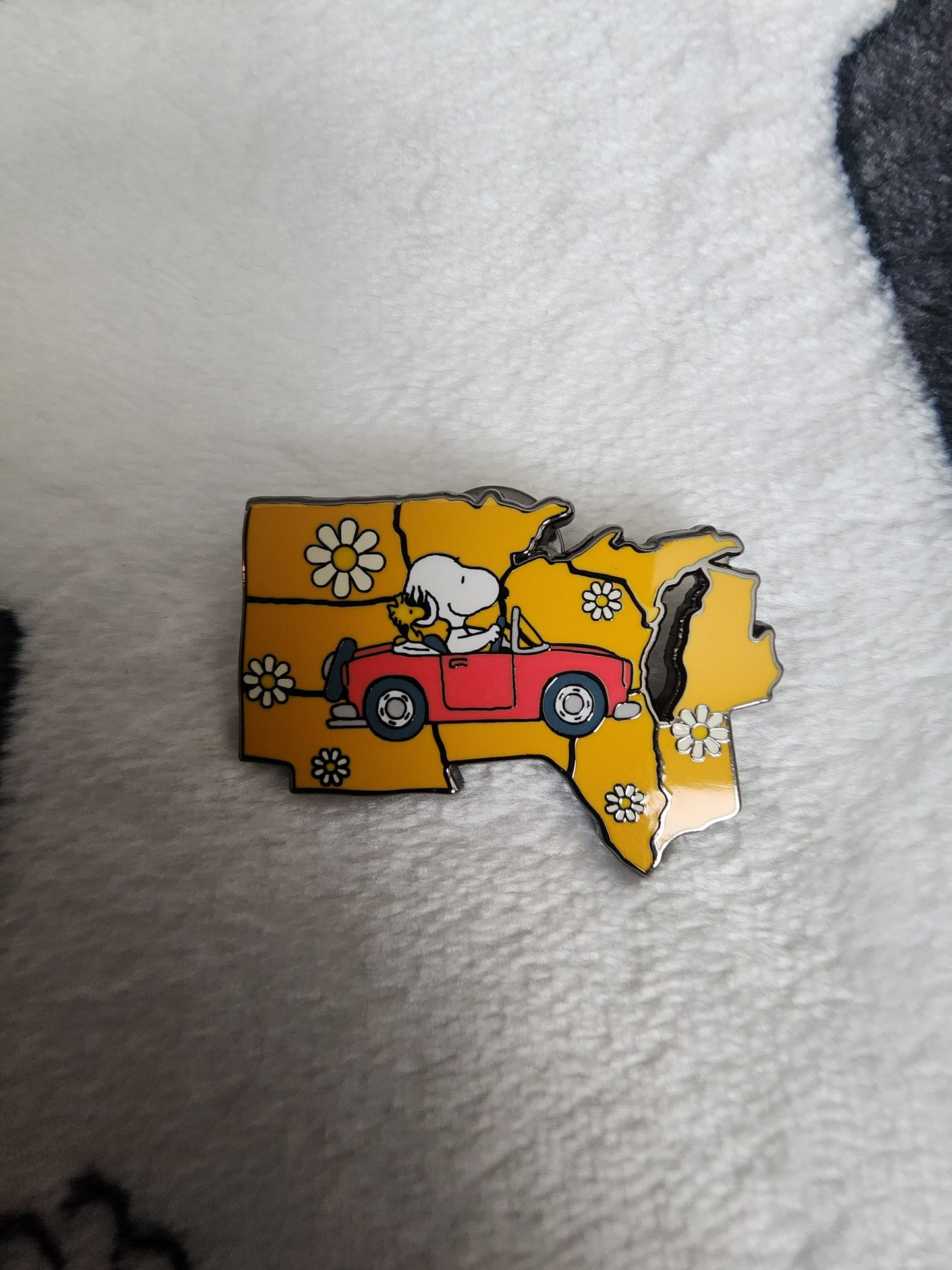 Loungefly Snoopy USA Road Trip Mystery Pins