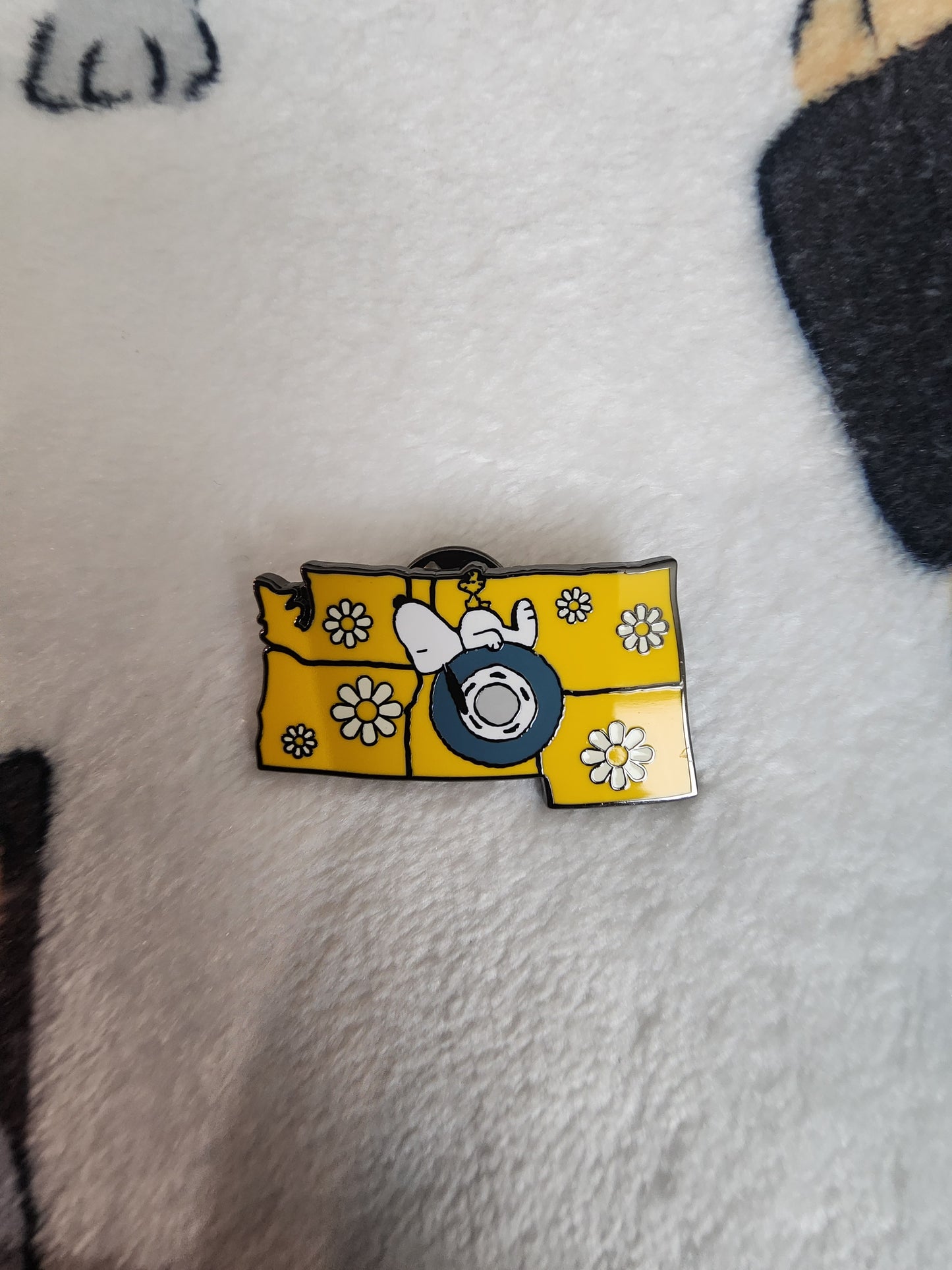 Loungefly Snoopy USA Road Trip Mystery Pins