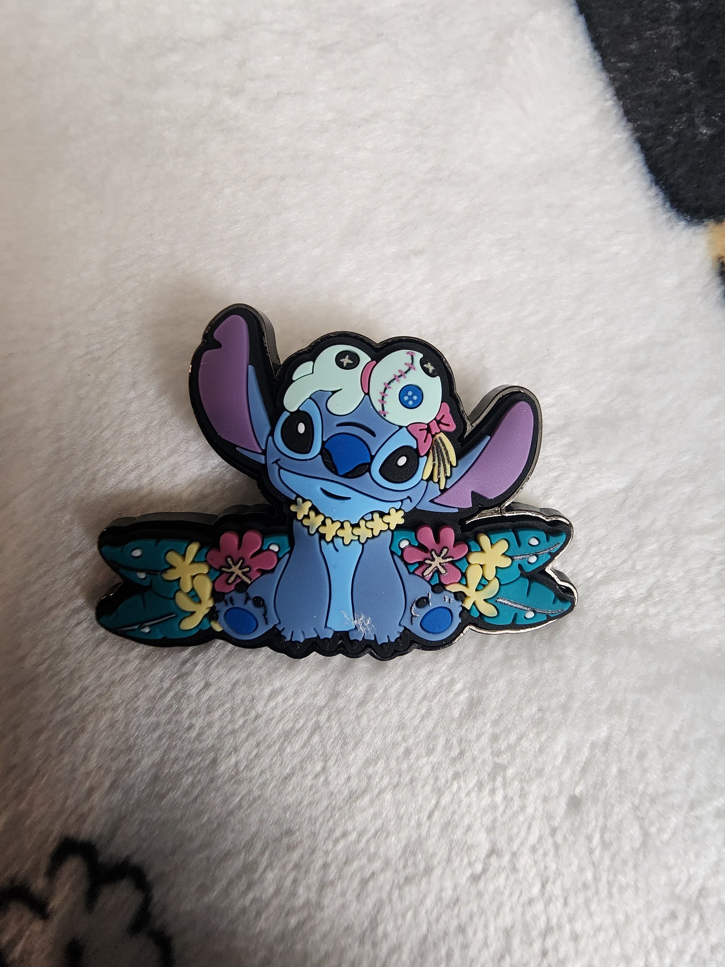 Loungefly Disney Stitch and Angel Vacation Tropical Scented Mystery Pins