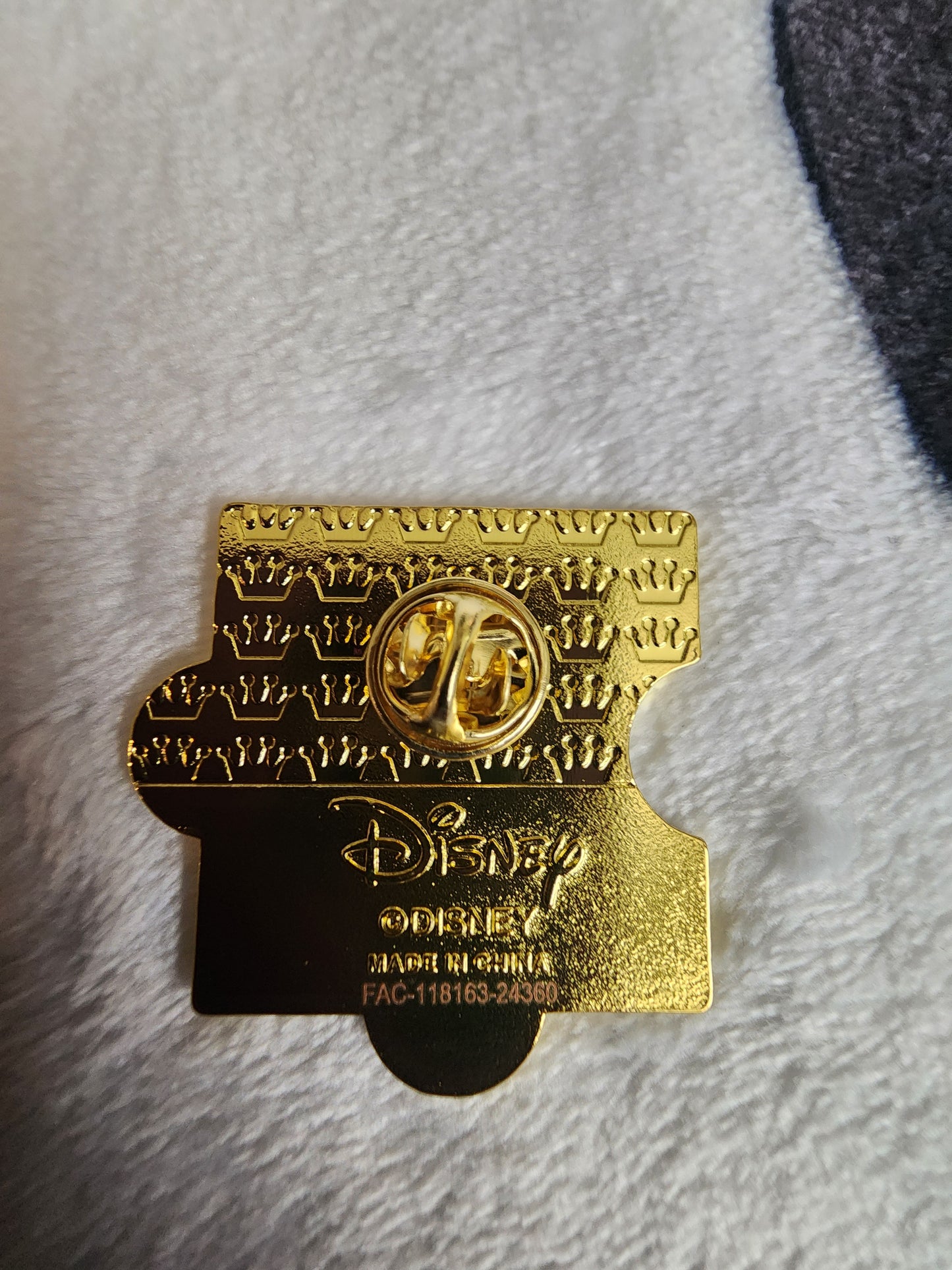 Loungefly Disney Mickey and Friends Portrait Puzzle Pieces Mystery Pins