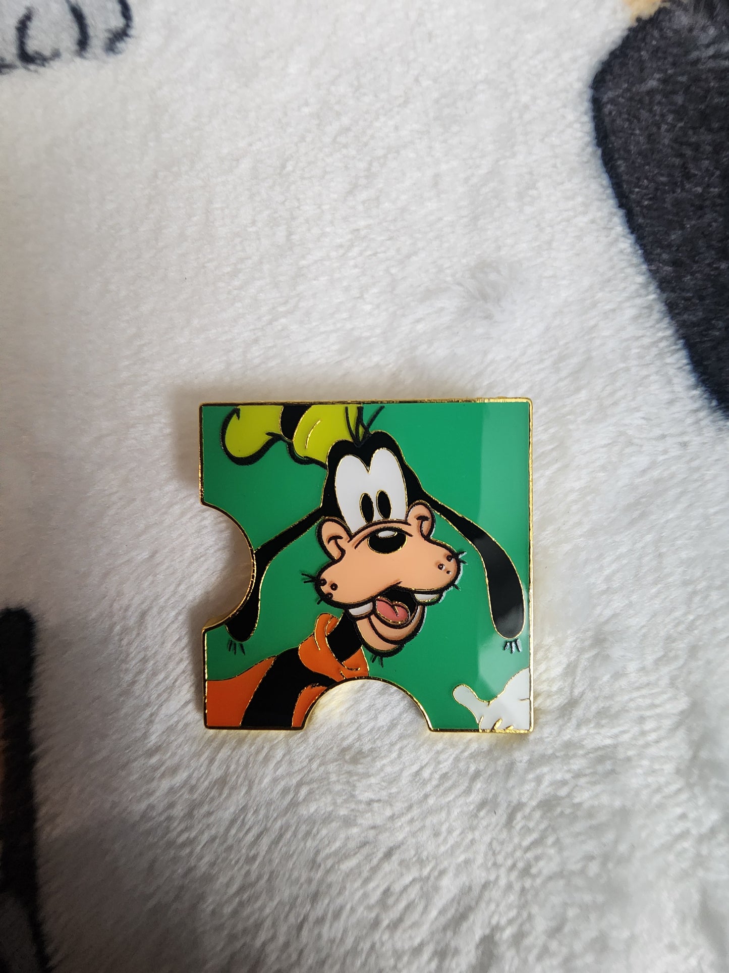 Loungefly Disney Mickey and Friends Portrait Puzzle Pieces Mystery Pins
