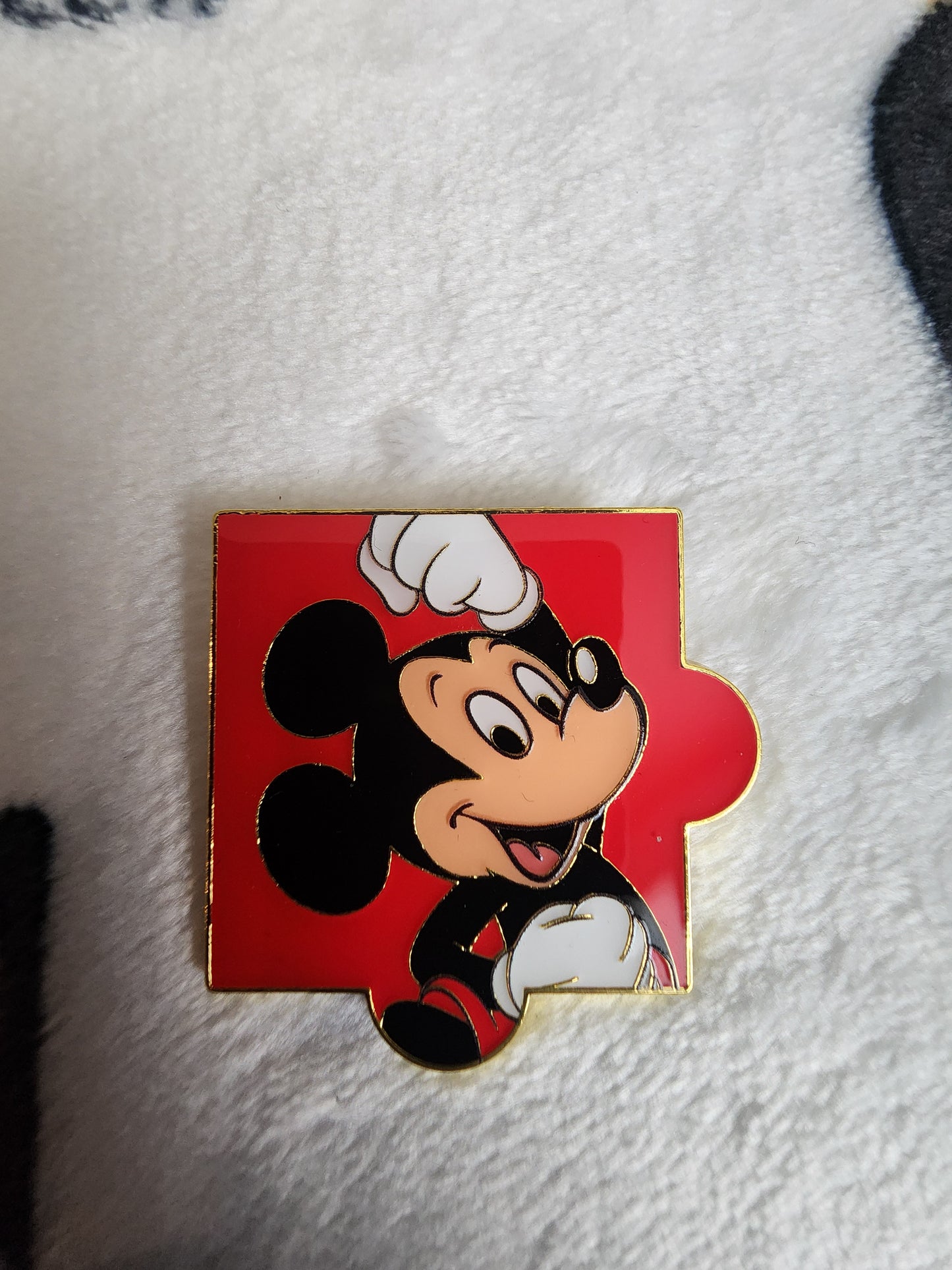 Loungefly Disney Mickey and Friends Portrait Puzzle Pieces Mystery Pins