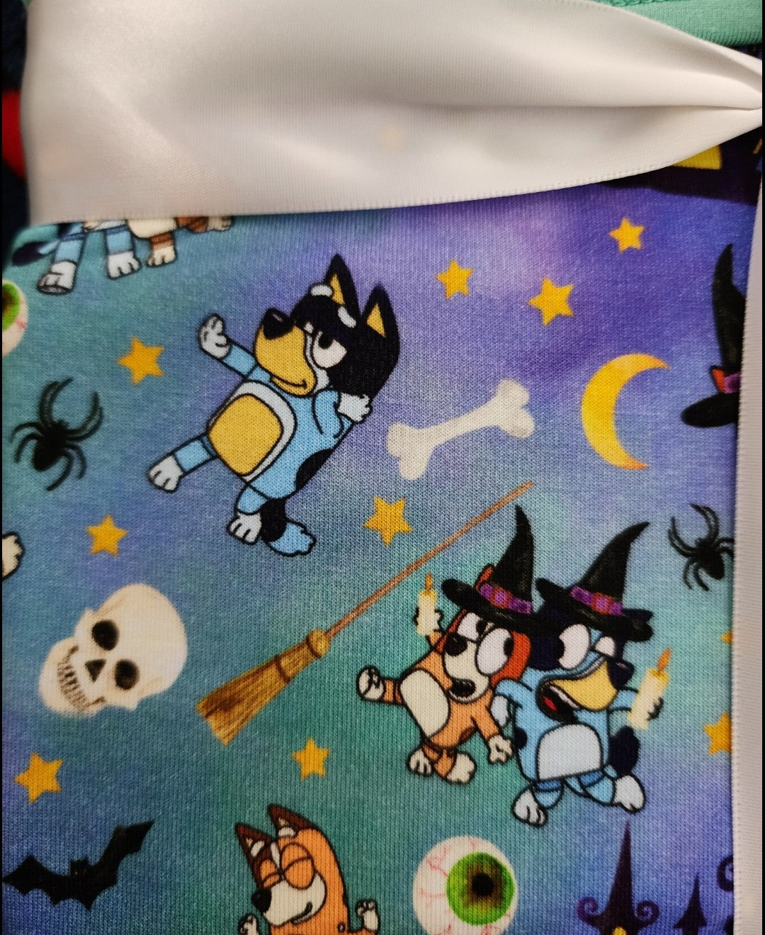 *Charlies Project Bluey and Bingo Halloween Baby Blanket