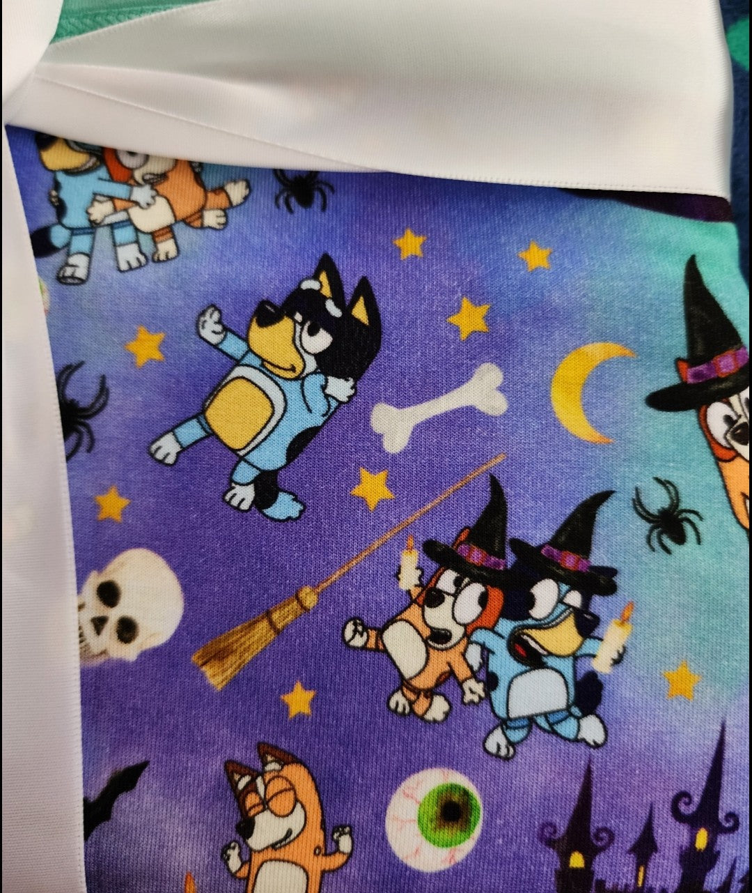 *Charlies Project Bluey and Bingo Halloween Baby Blanket