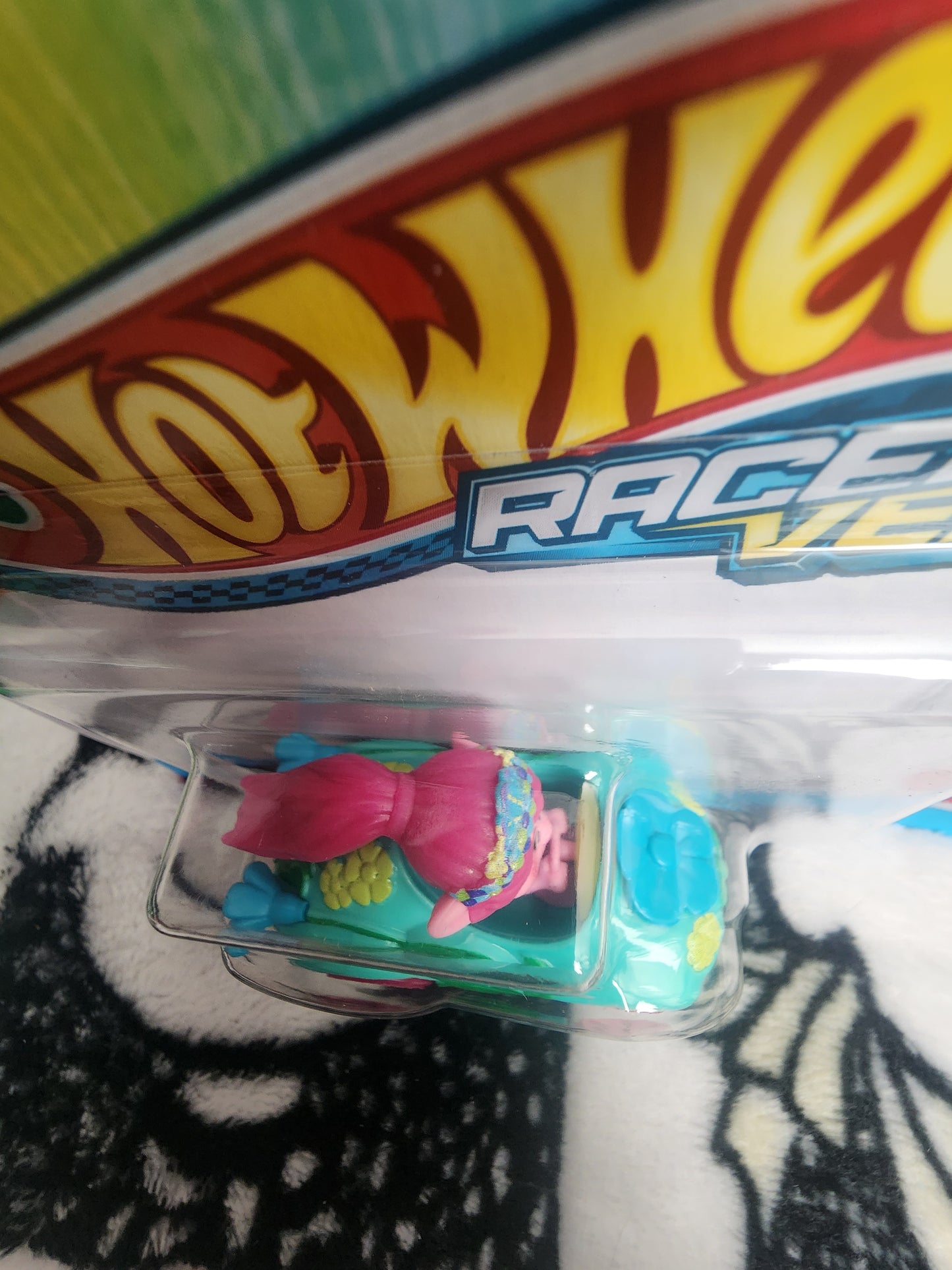 Hot Wheels Trolls Poppy RacerVerse Car