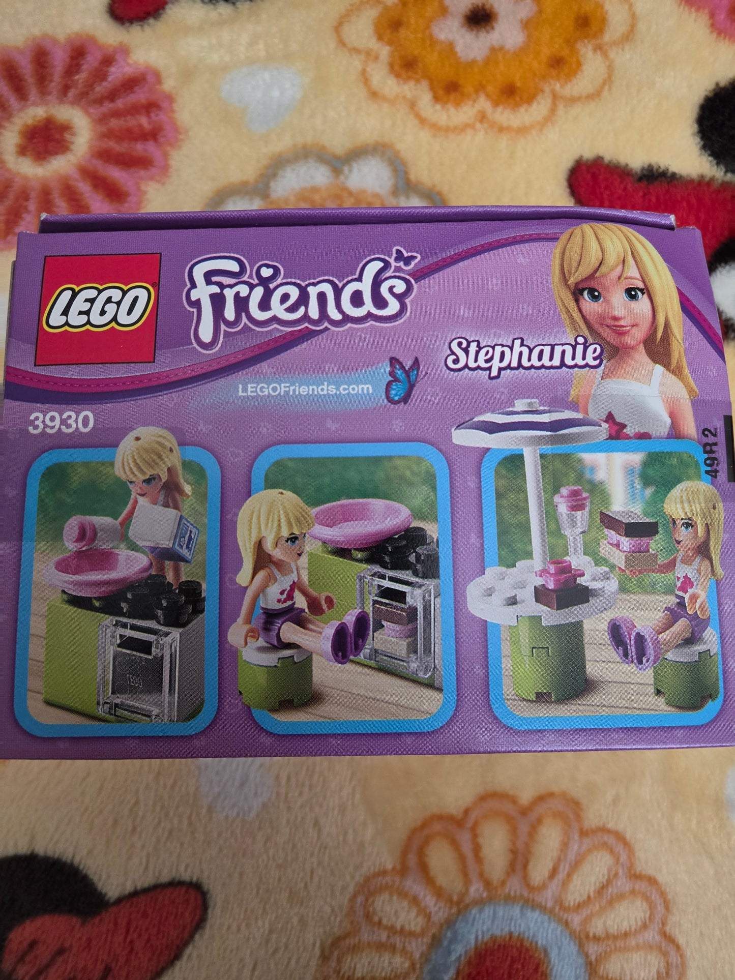 LEGO Friends 3930 Stephanie's Outdoor Bakery Set "Retired"