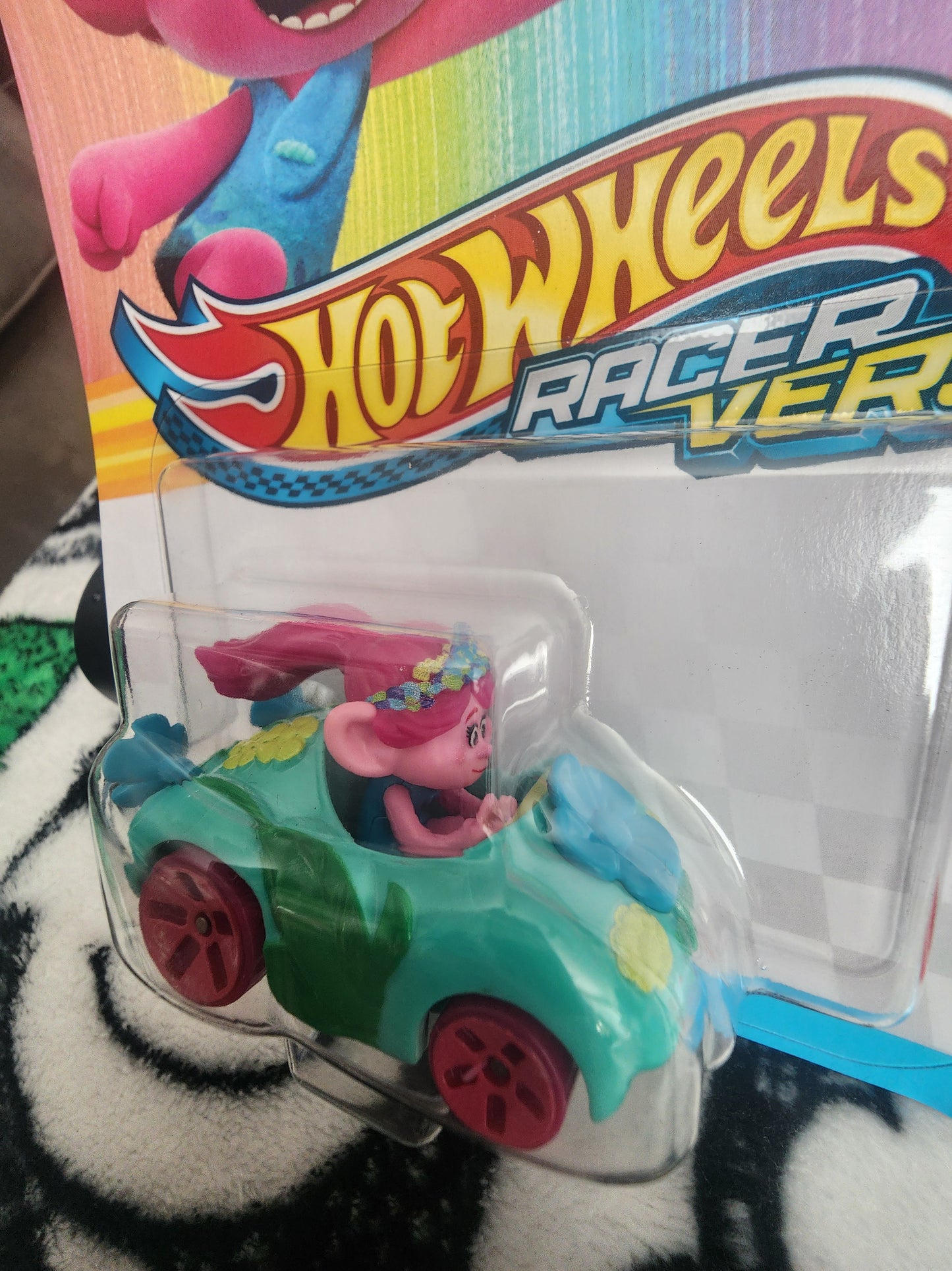 Hot Wheels Trolls Poppy RacerVerse Car