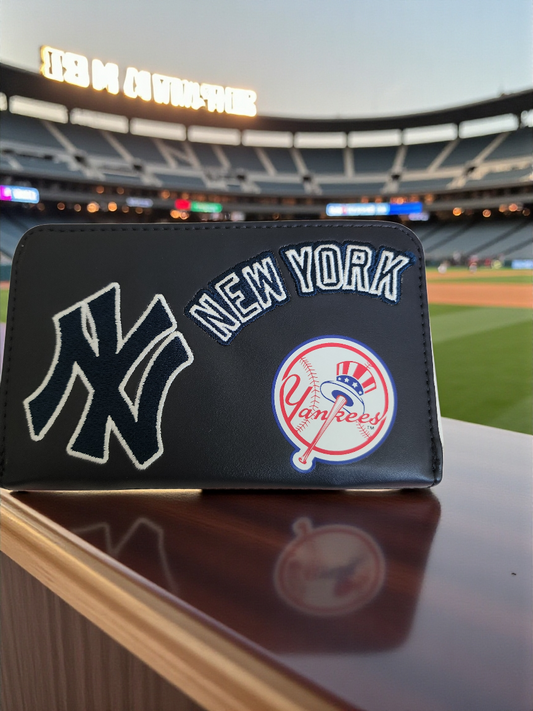 Loungefly MLB NY Yankees Patches Zipper Wallet