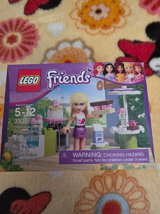 LEGO Friends 3930 Stephanie's Outdoor Bakery Set "Retired"
