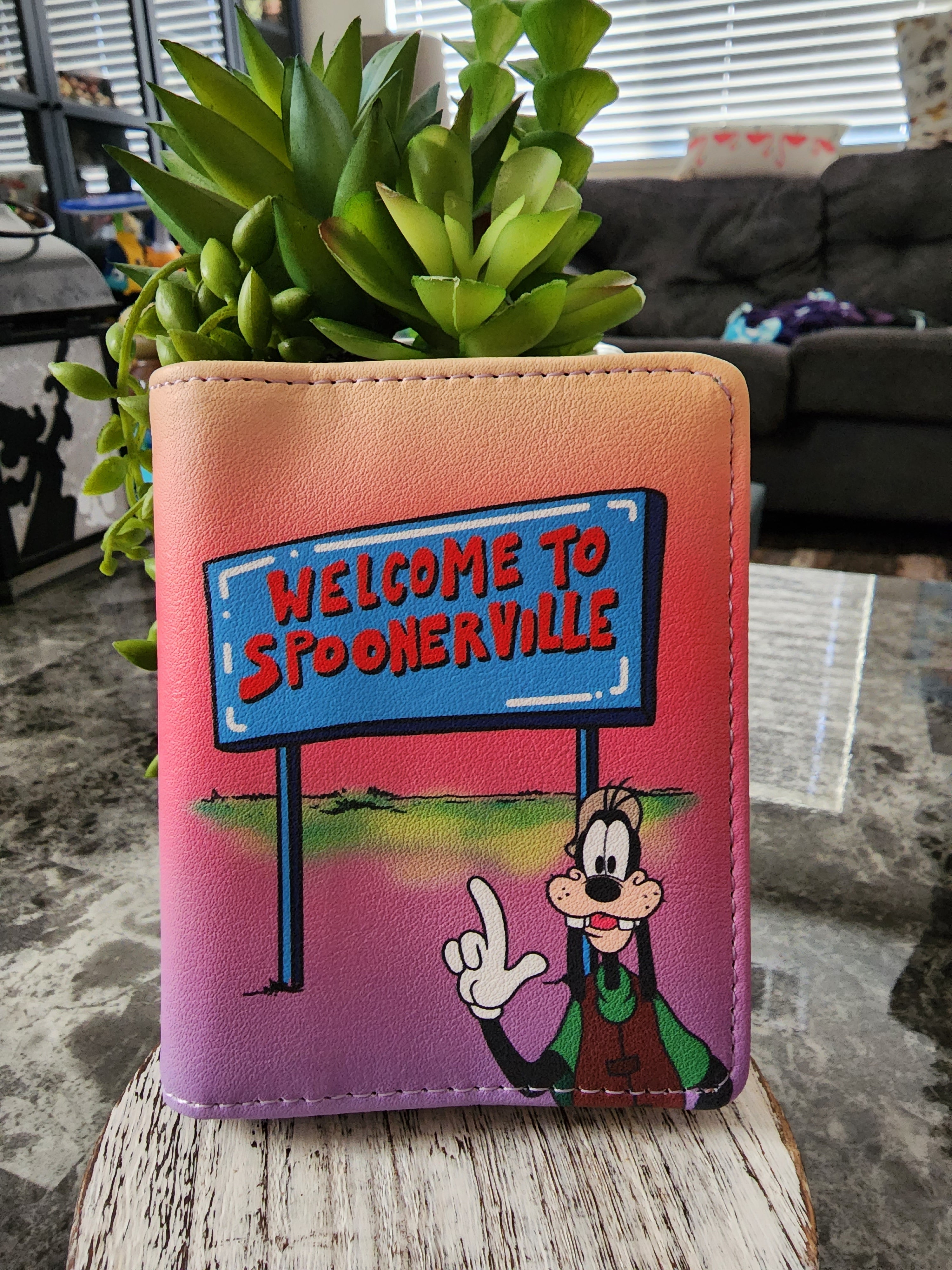Our Universe Disney The Goofy Movie Card Holder Wallet – Gwen's