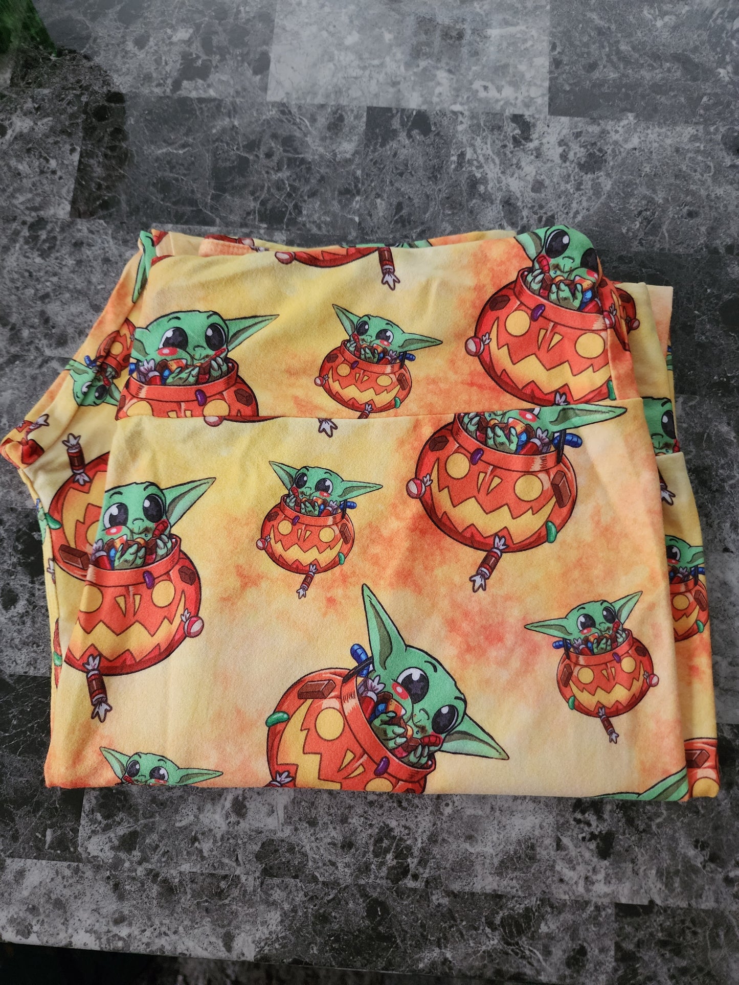 *Charlies Project Baby Yoda Pumpkin Legging