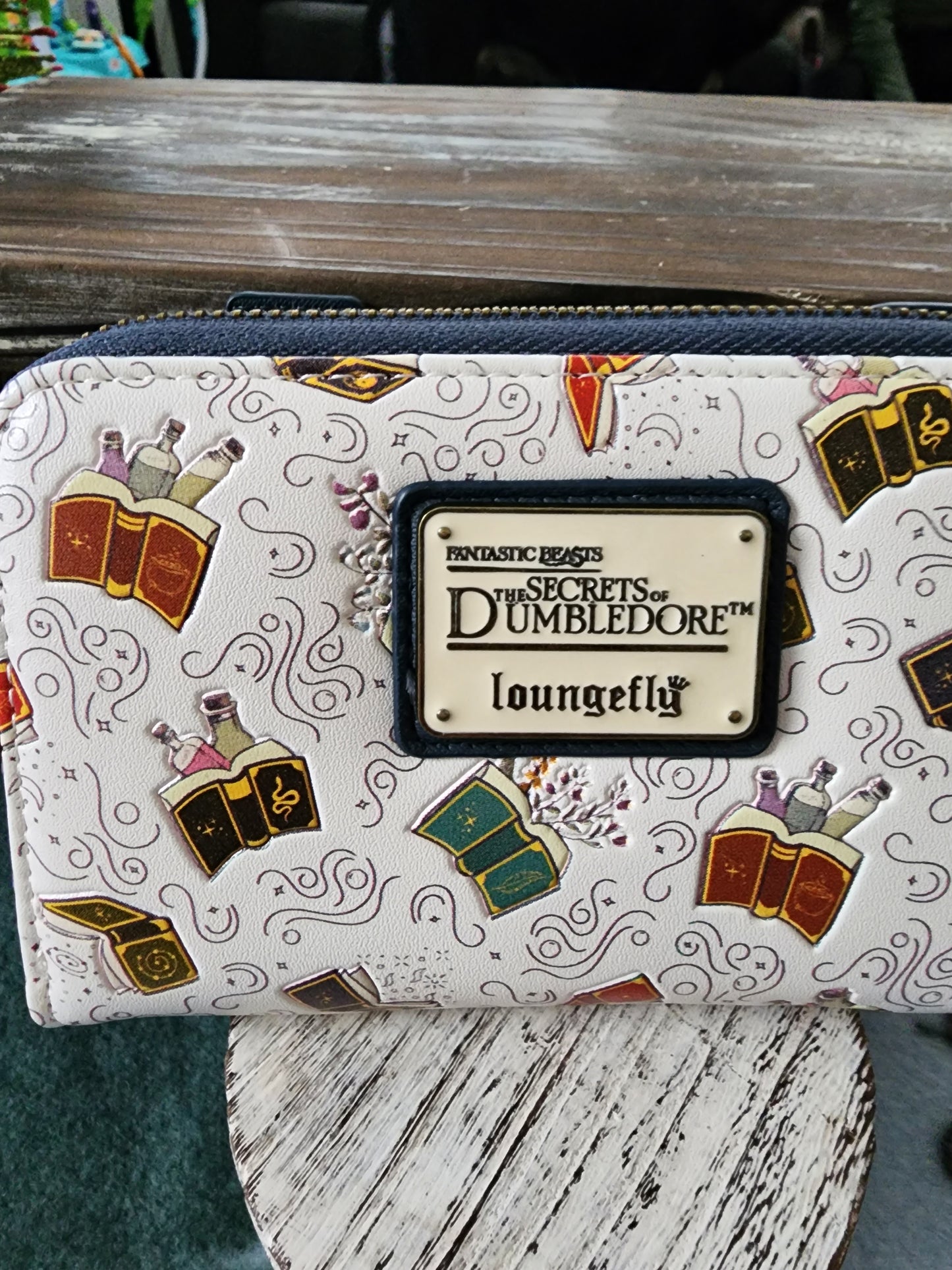 Loungefly Fantastic Beast Books  Wallet