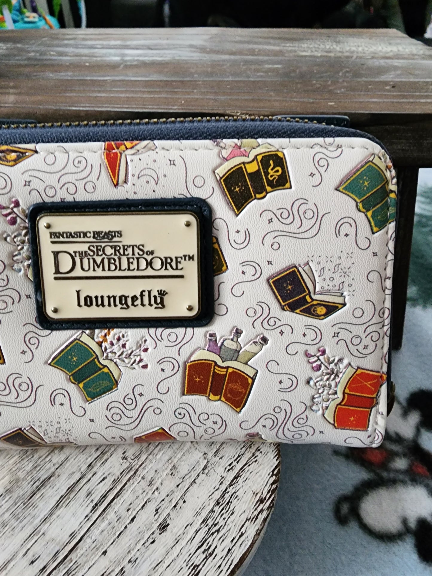 Loungefly Fantastic Beast Books  Wallet