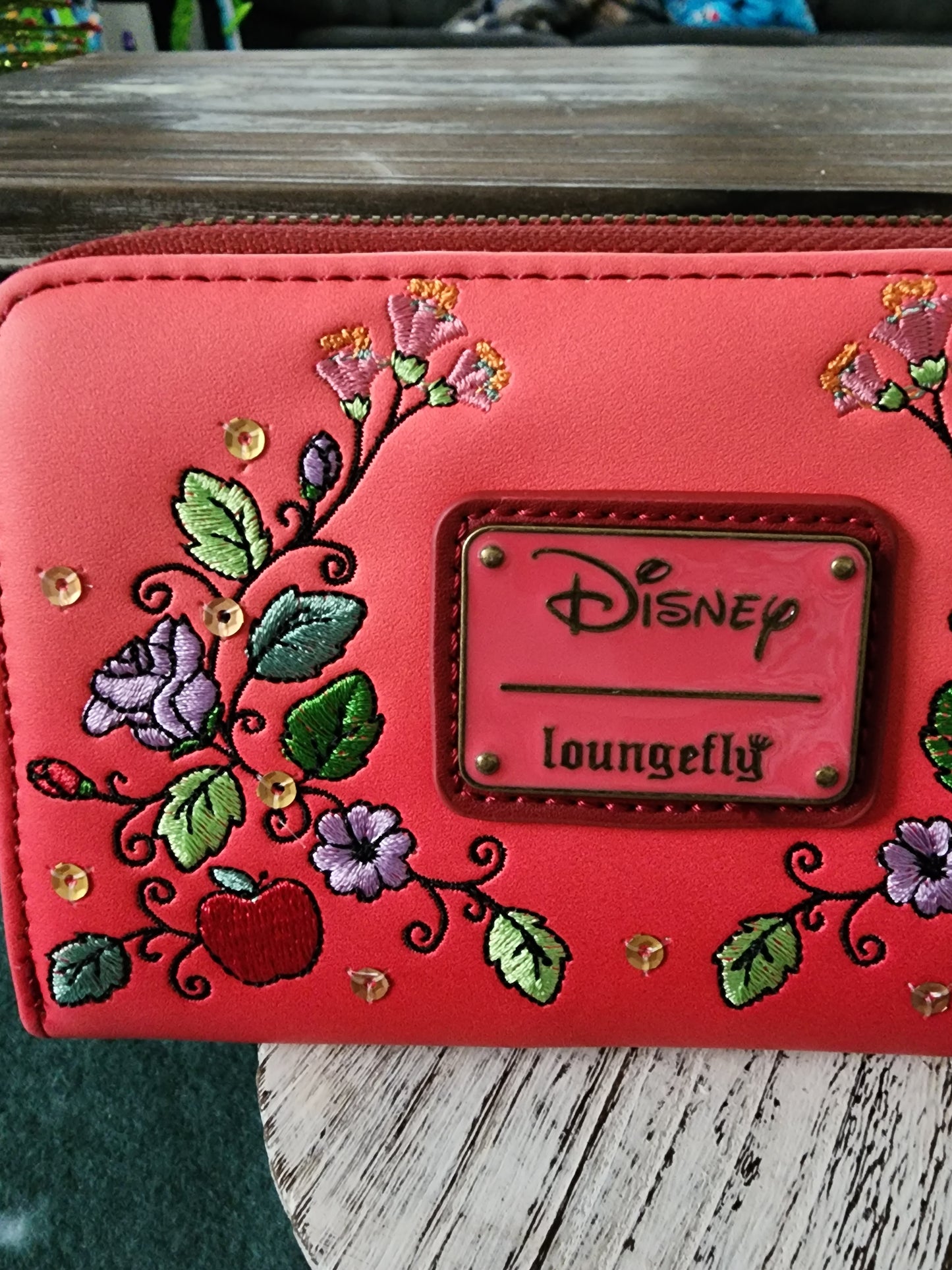 Loungefly Disney Snow White and The Seven Drawfs Window Wallet