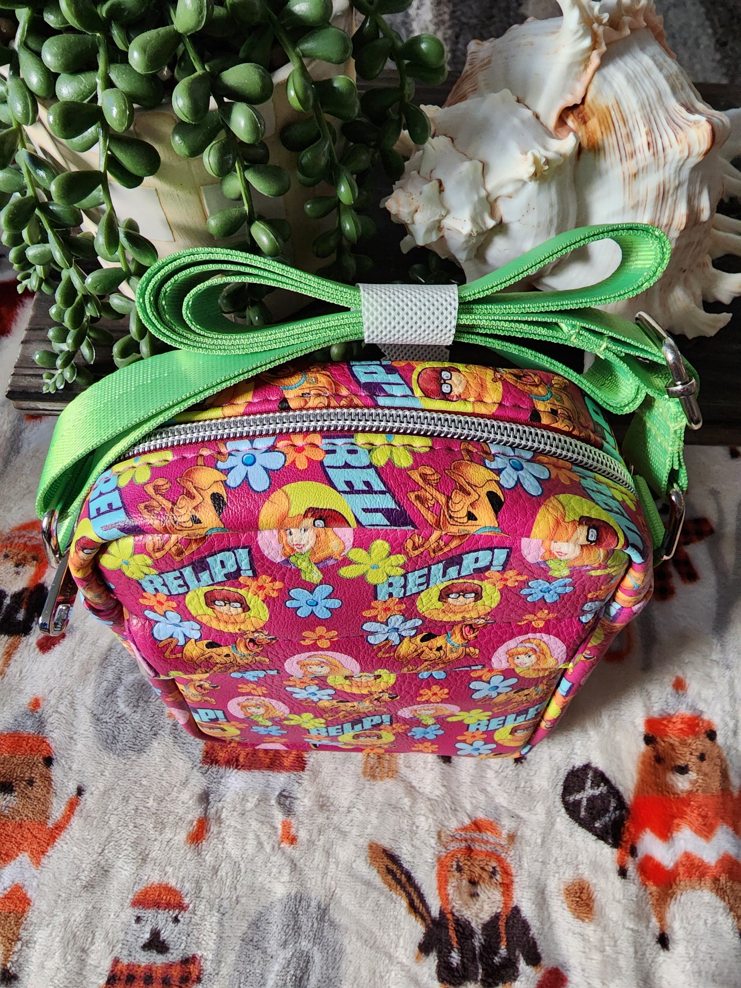 Scooby Doo and the Gang Crossbody Bag