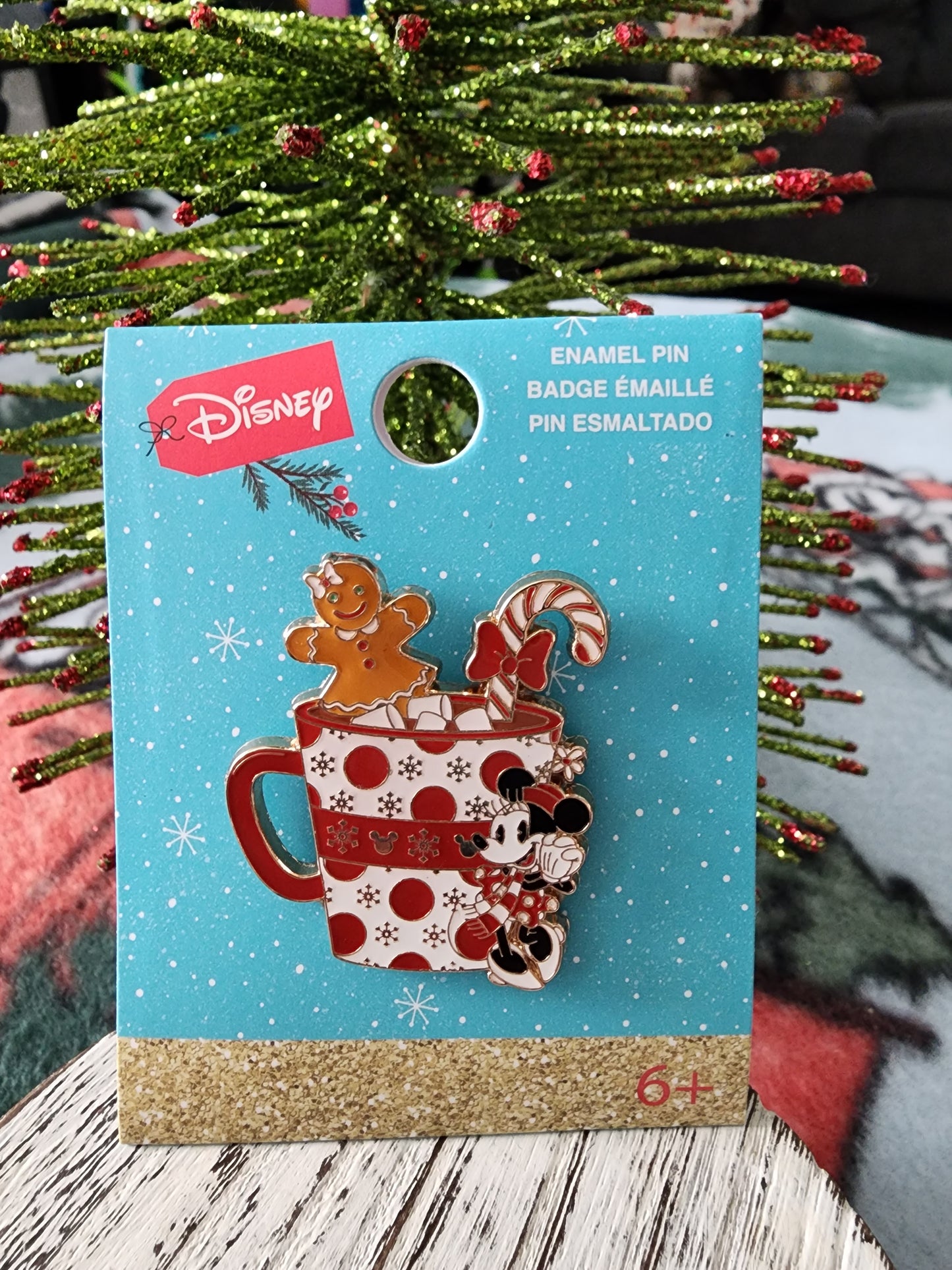 Disney Minnie Mouse Holiday Mug Pin