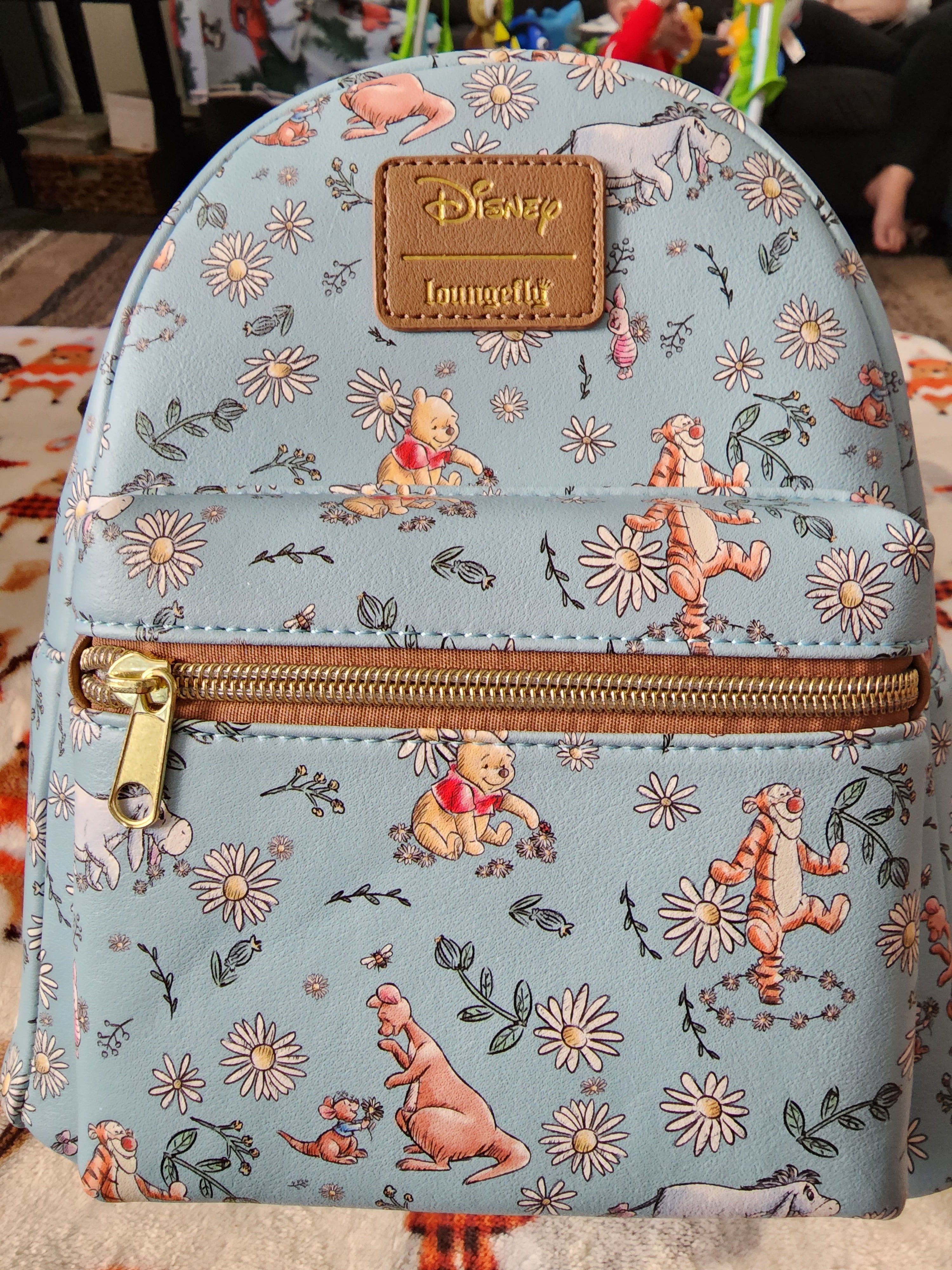 Winnie the best sale pooh backpack loungefly