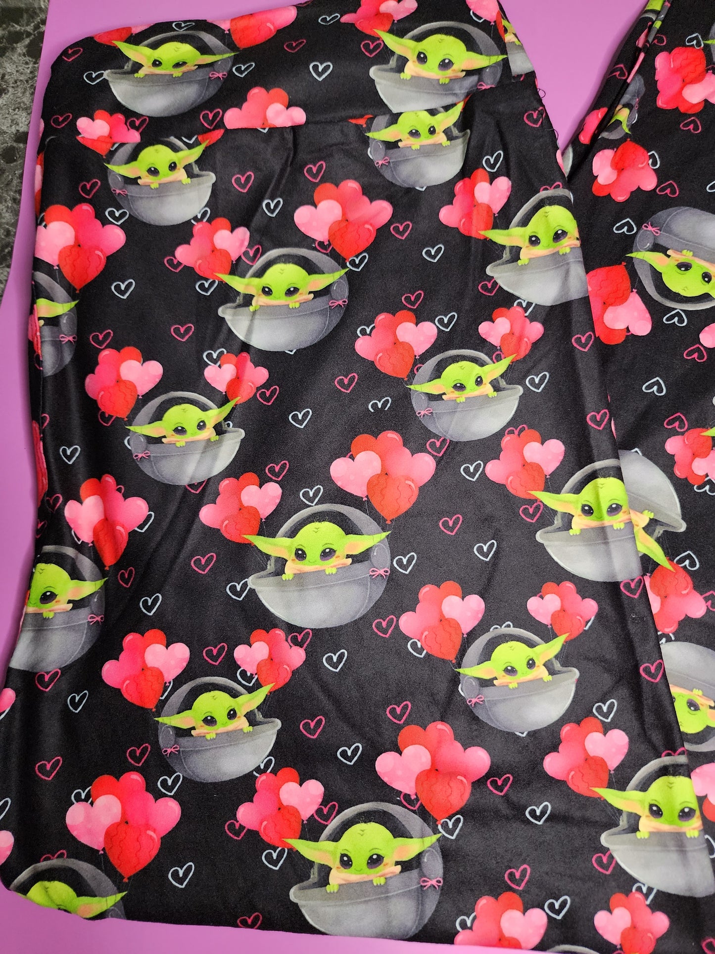 *Charlie's Project Baby Yoda Heart  Leggings