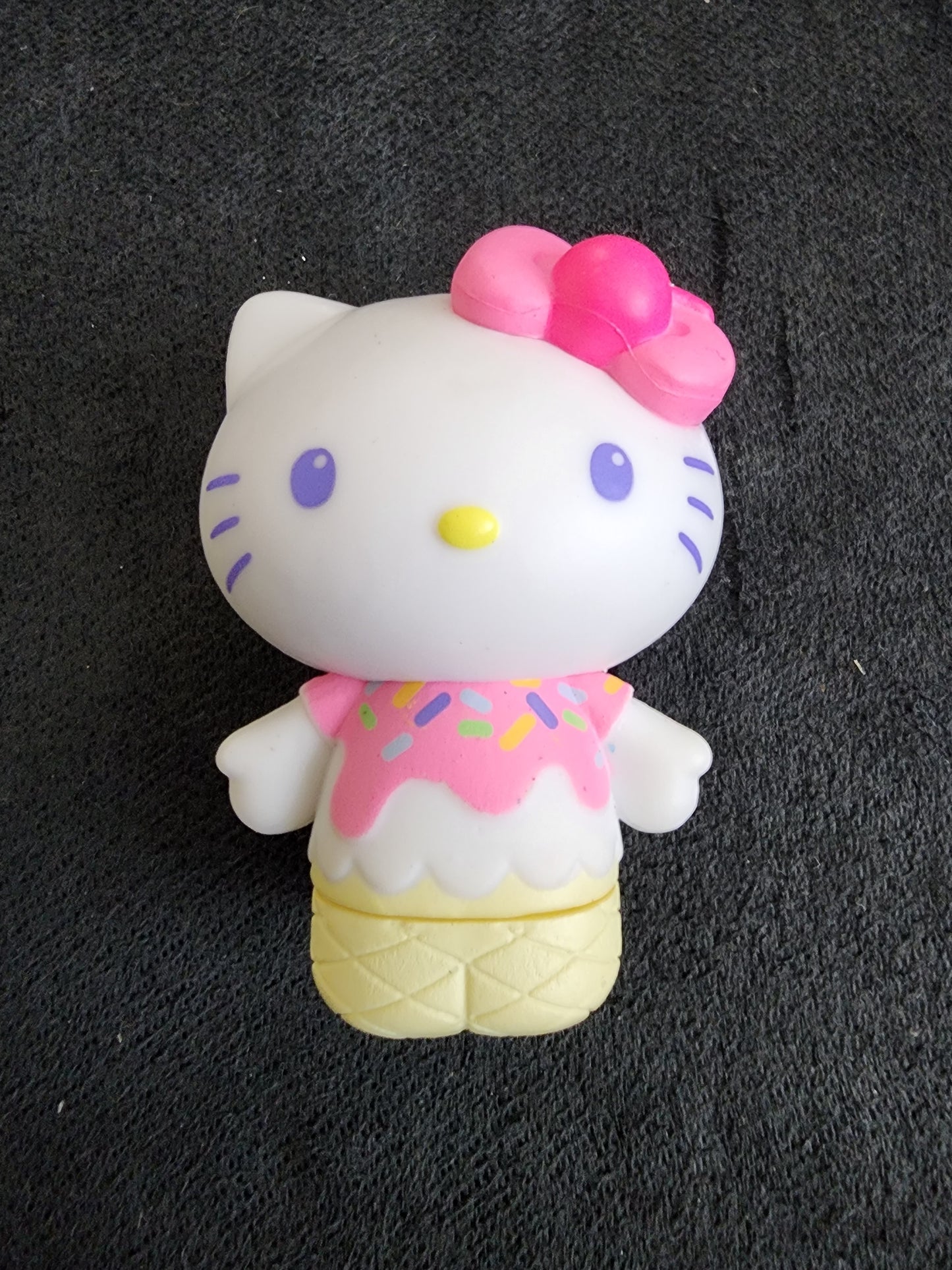 Hello Kitty Mystery Mini Figure