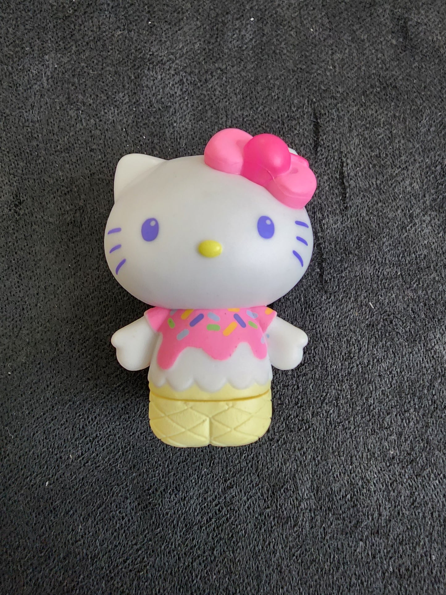 Hello Kitty Mystery Mini Figure