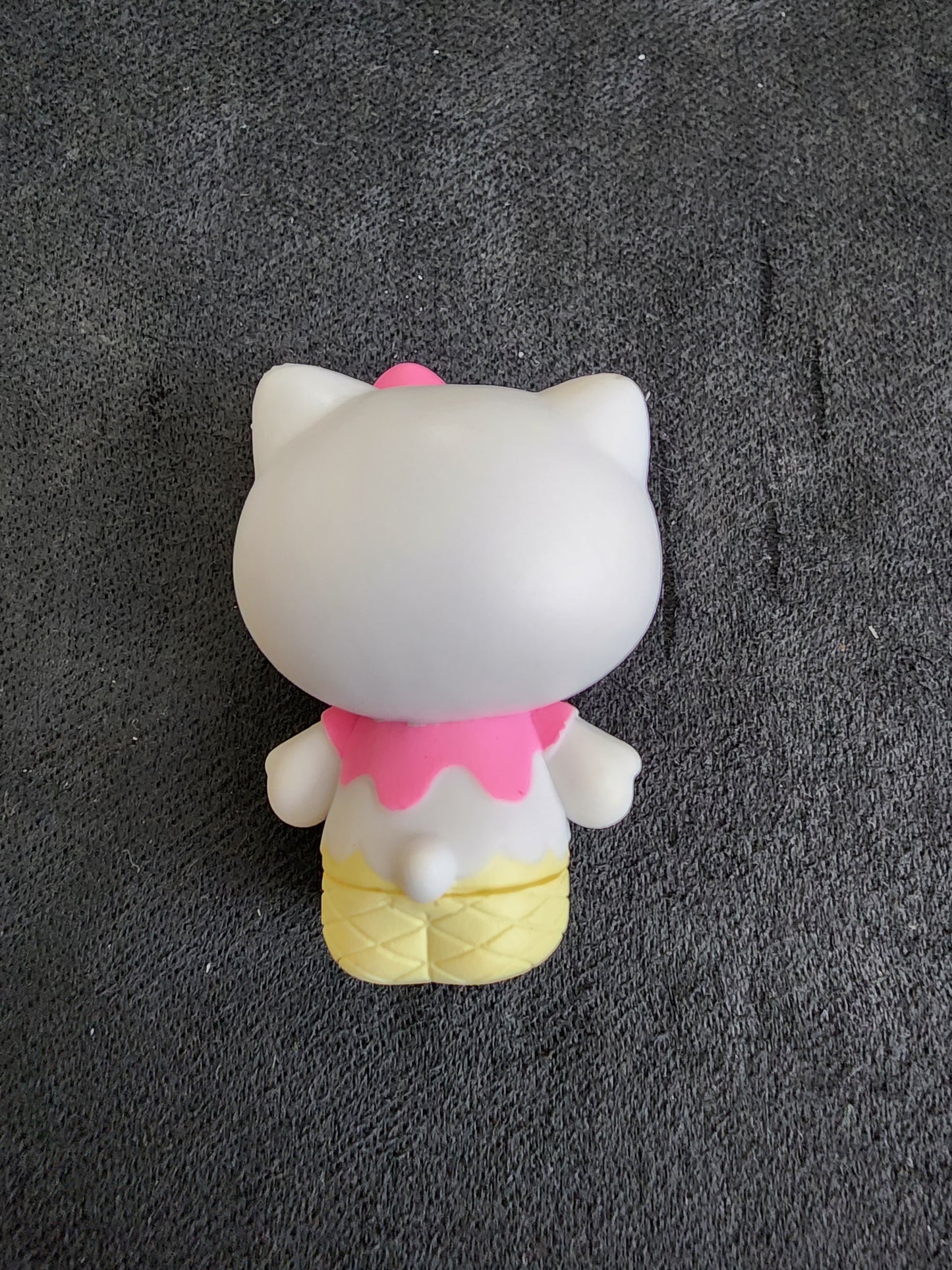 Hello Kitty Mystery Mini Figure