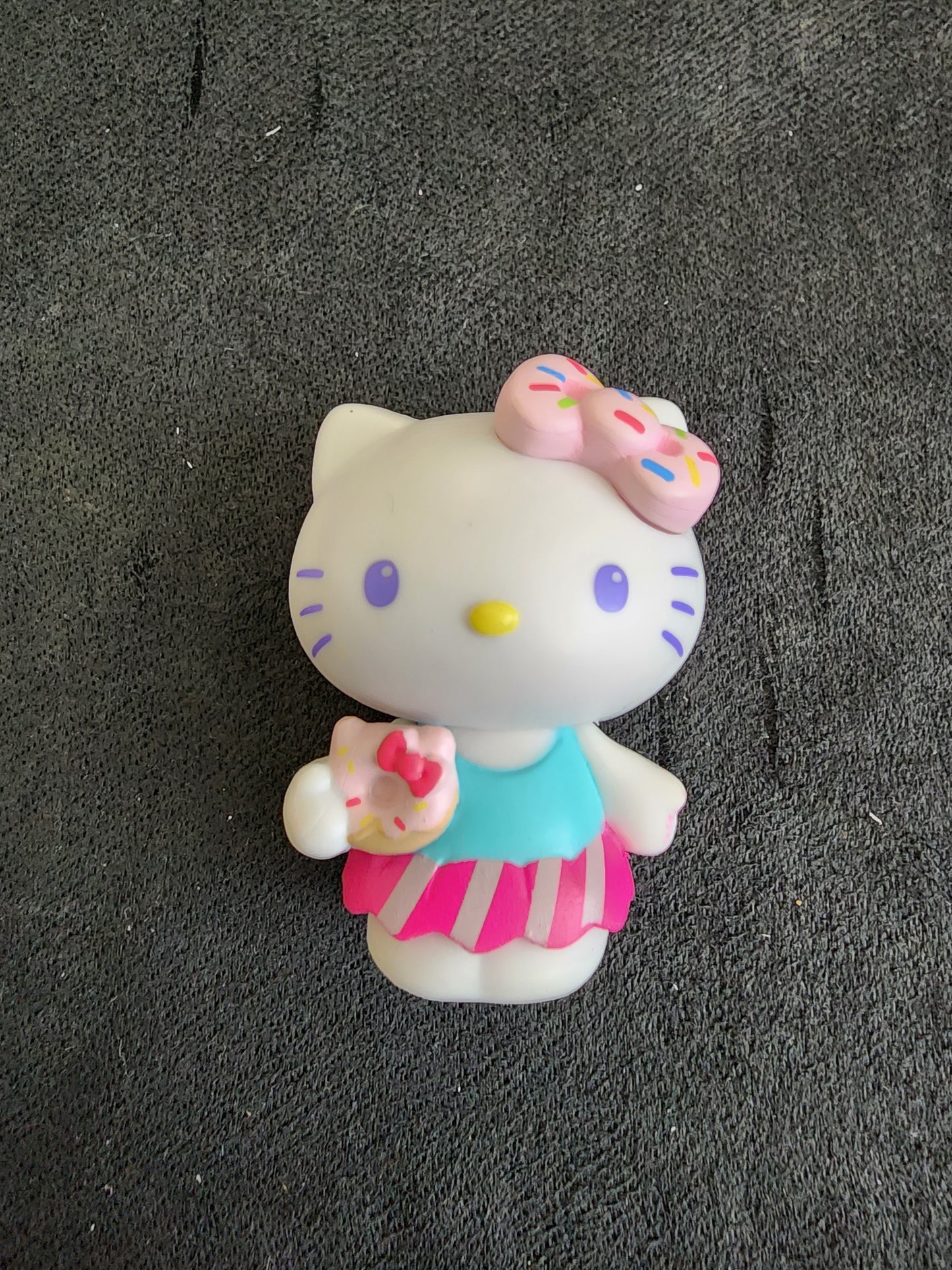 Hello Kitty Mini Mystery Figure